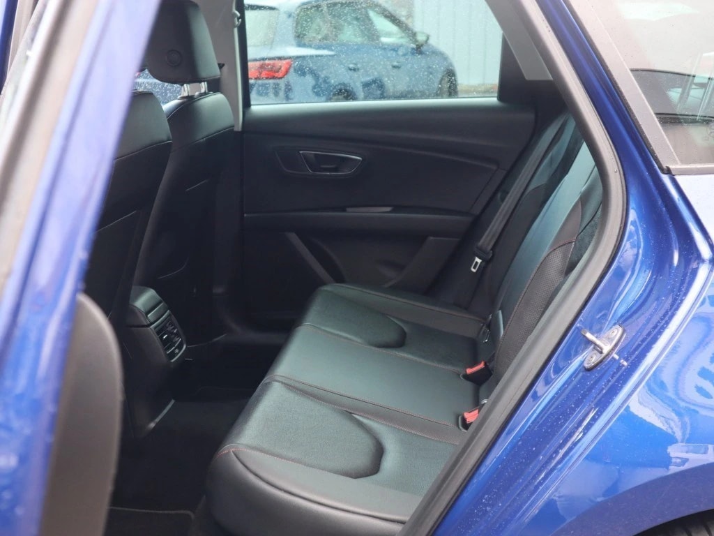 SEAT Leon ST 2.0 TDI CR FR 4Drive DSG ** Voll-Leder Ausstattung ** G.Navi **-image-11