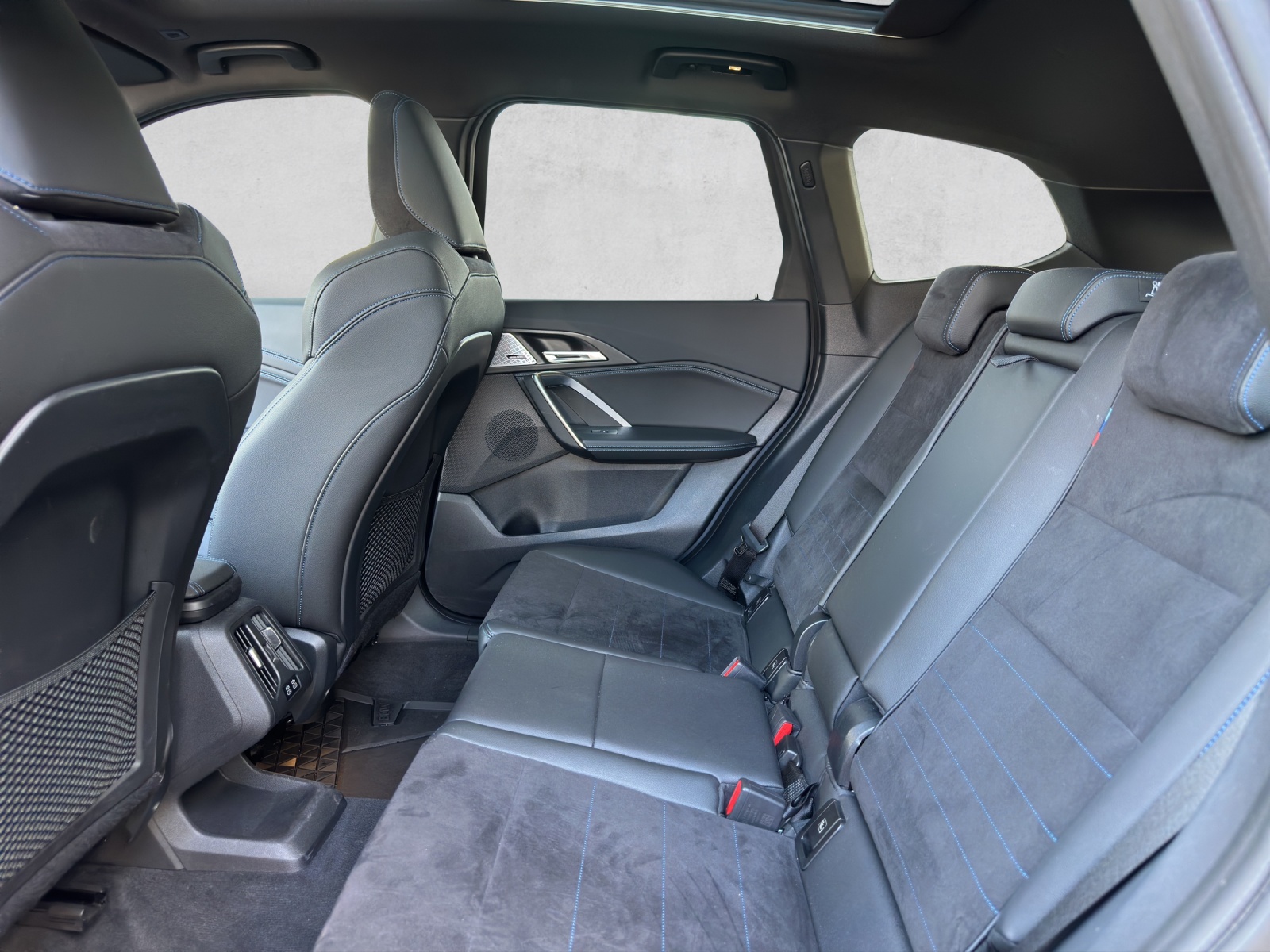 BMW X1 xDrive 23i 48V M Sport-image-8