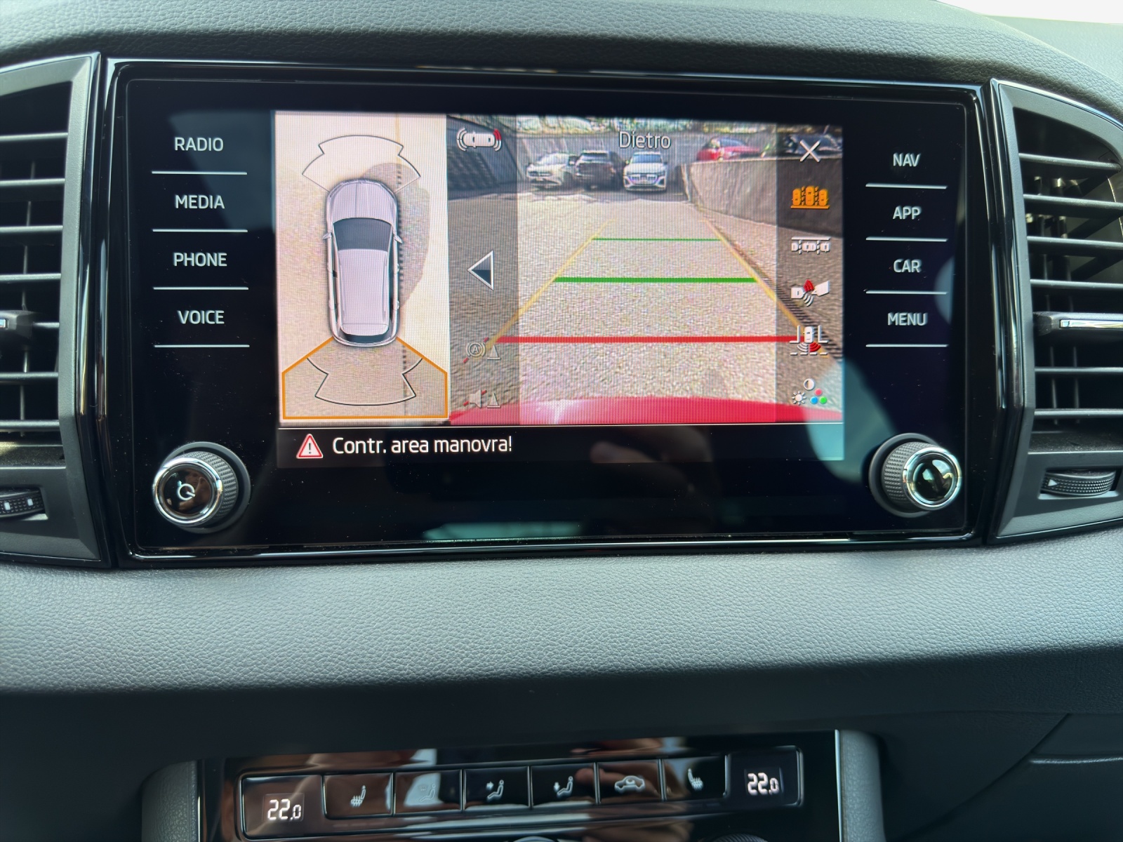 SKODA Karoq 2.0 TSI SportLine 4x4 DSG-image-13
