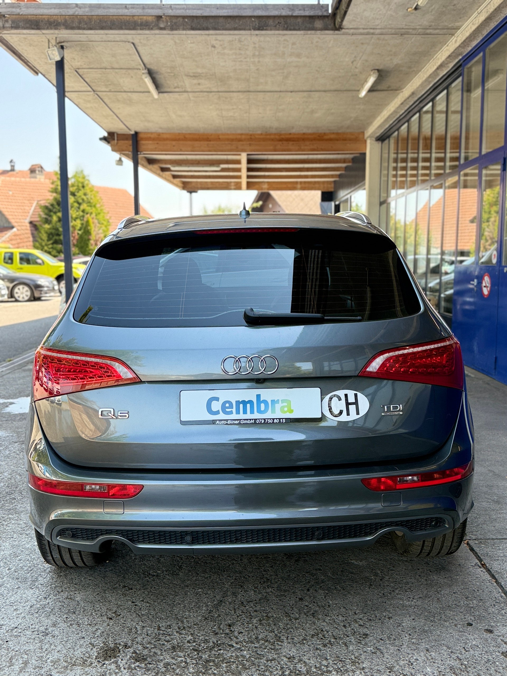 AUDI Q5 3.0 TDI quattro S-tronic-showroom-element-3
