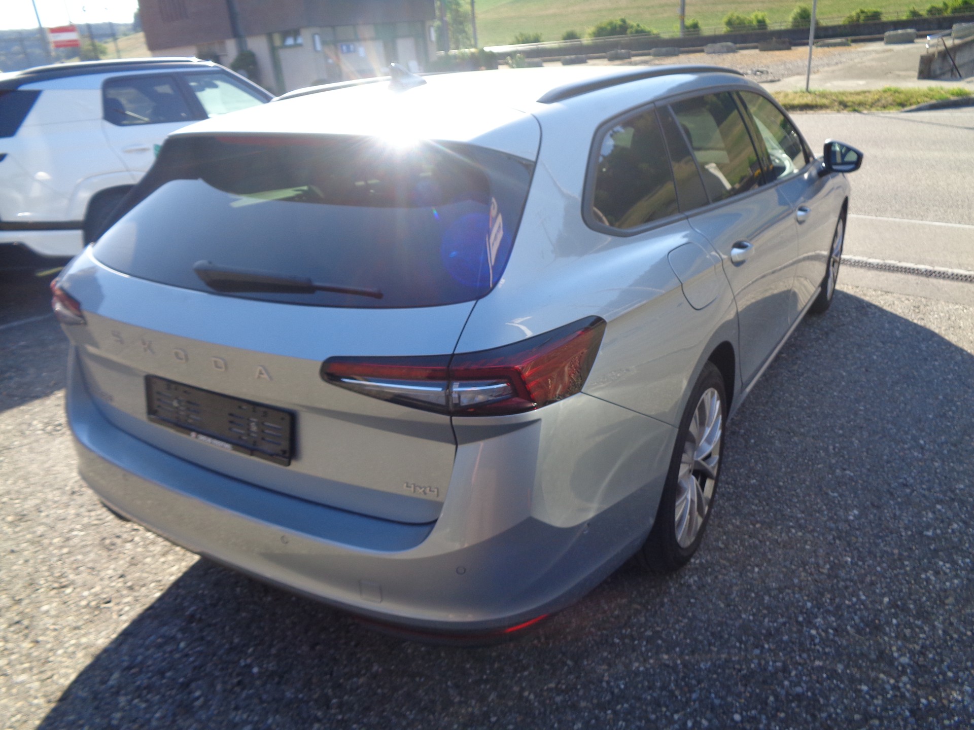 SKODA Superb Combi 2.0 TDi Selection 4x4 DSG-image-4