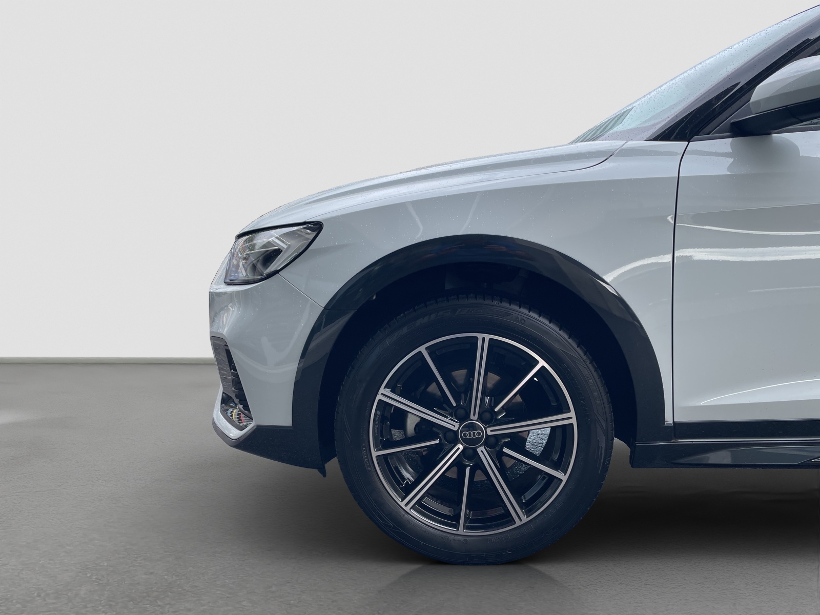 AUDI A1 allstreet 30 TFSI Attraction S-tronic-image-4