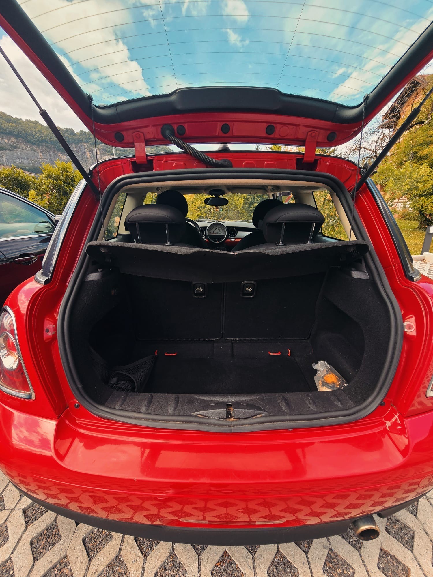 MINI 1.6i Cooper-image-3