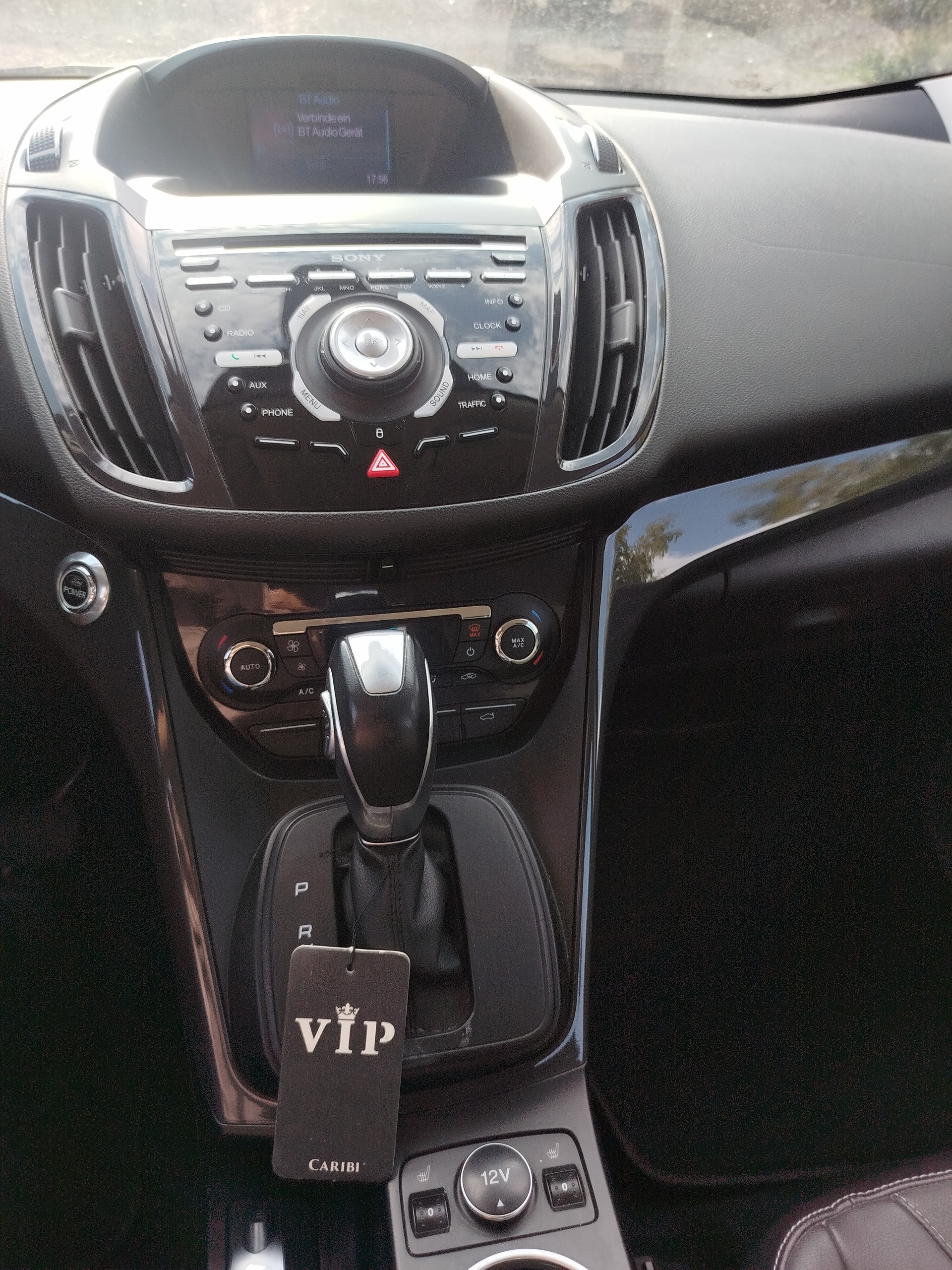 FORD Kuga 2.0 TDCi Titanium 4WD PowerShift-image-11