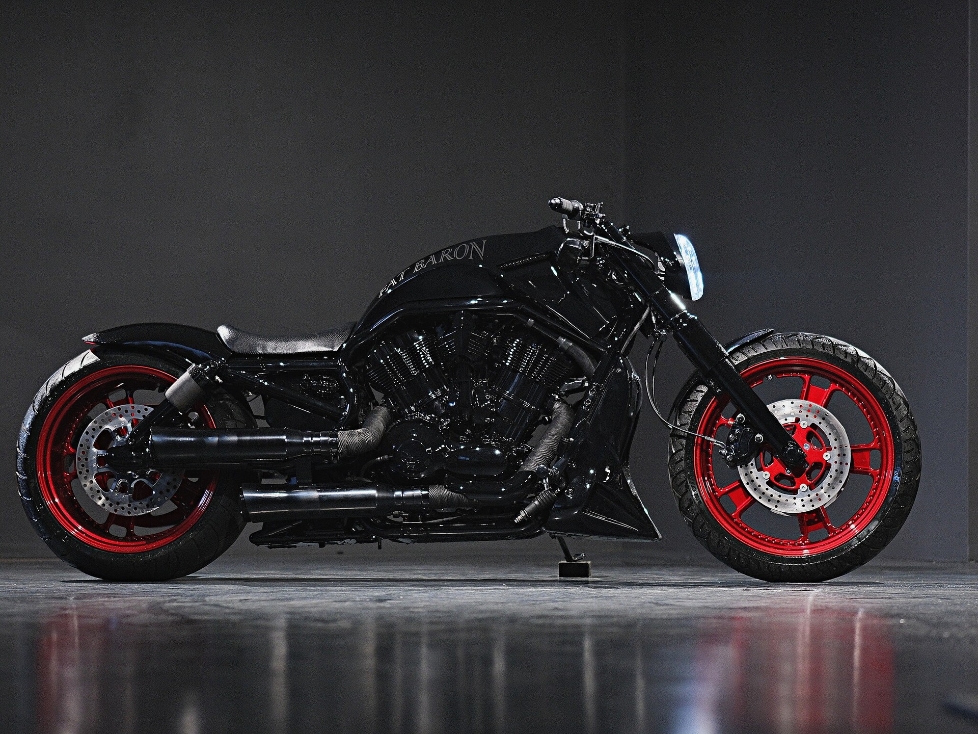 HARLEY-DAVIDSON VRSCB V-Rod – Vollcustom Fat Baron-showroom-element-1