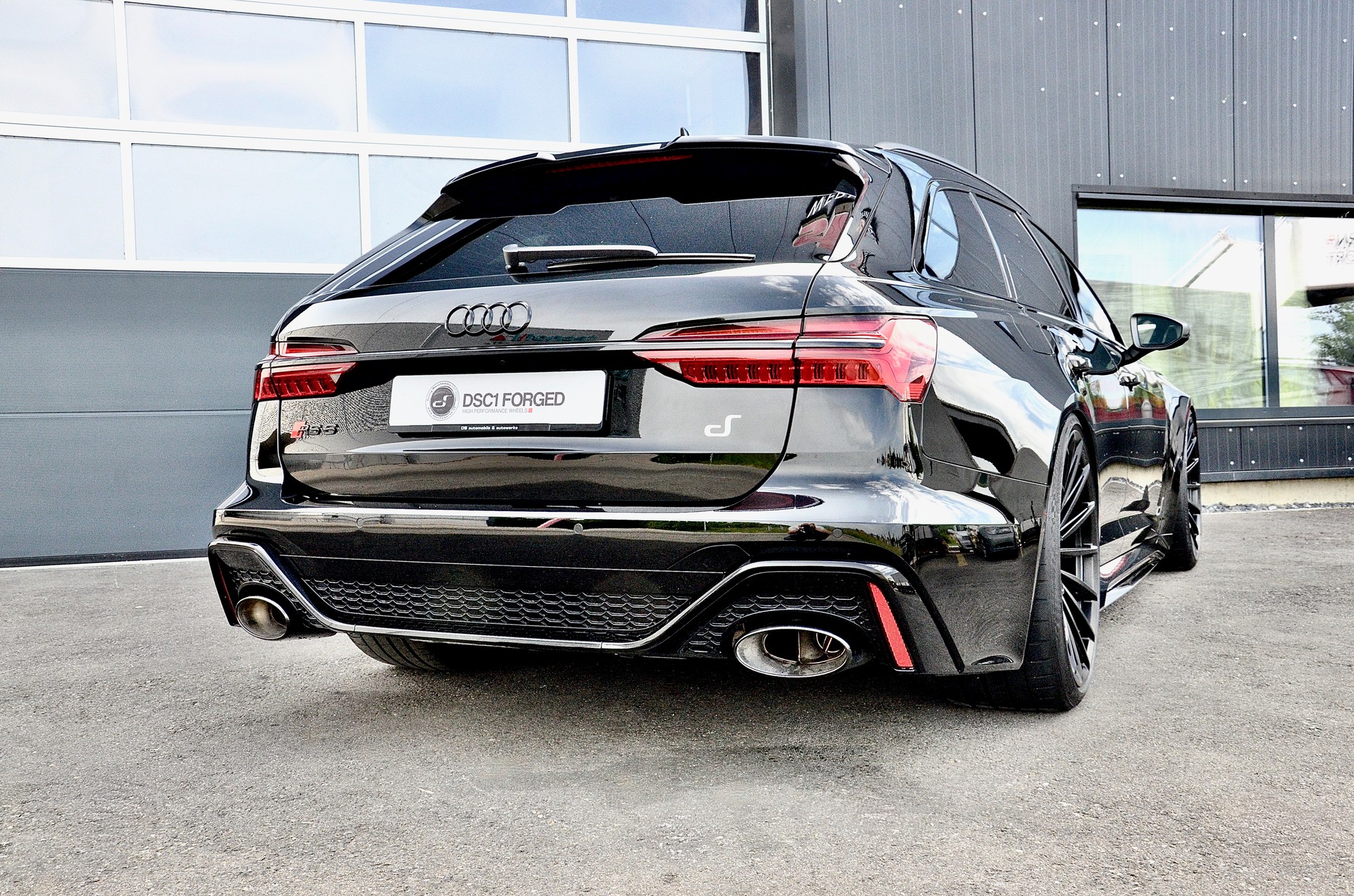 AUDI RS6 Avant 4.0 TFSI V8 Performance quattro-image-5