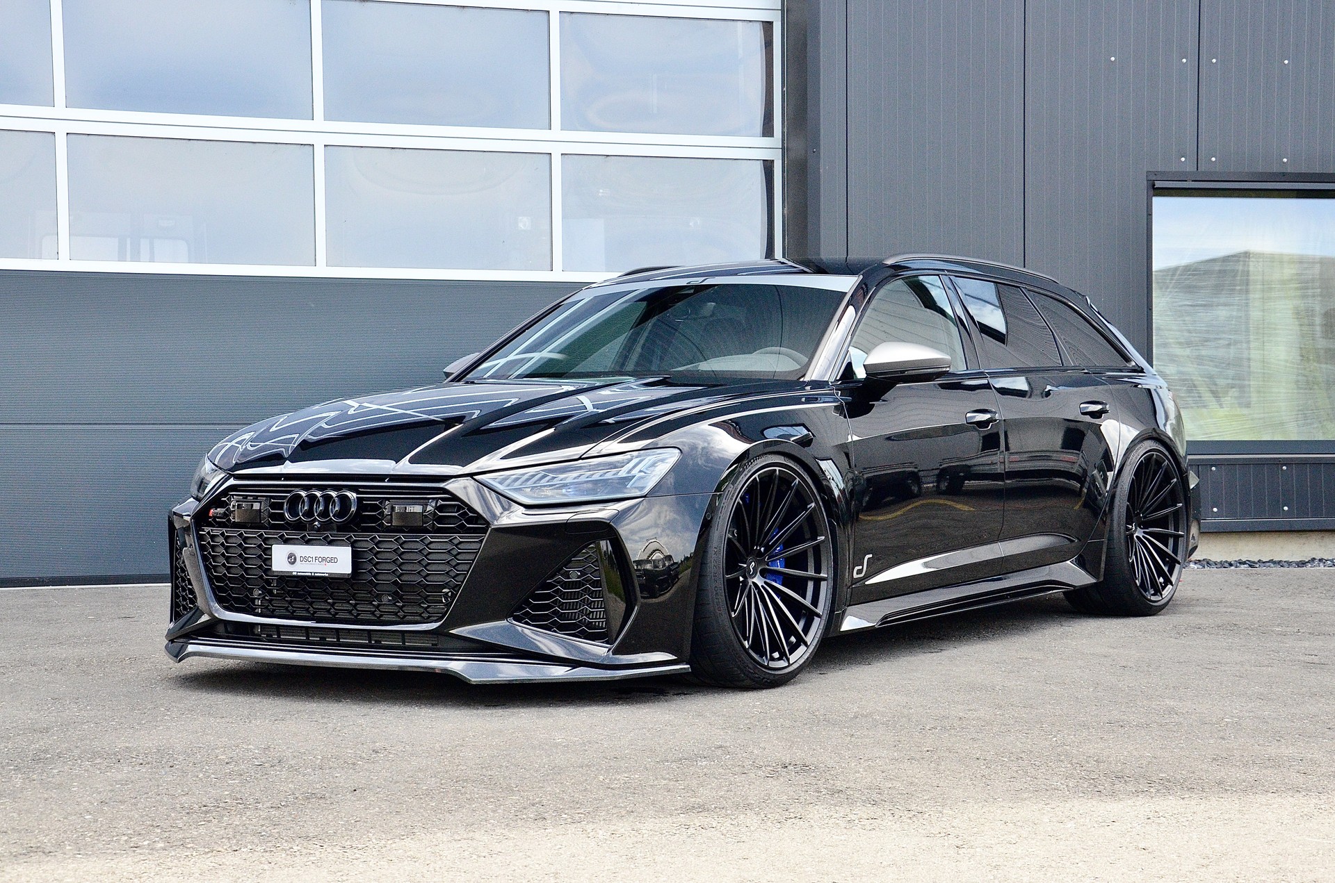 AUDI RS6 Avant 4.0 TFSI V8 Performance quattro-image-1