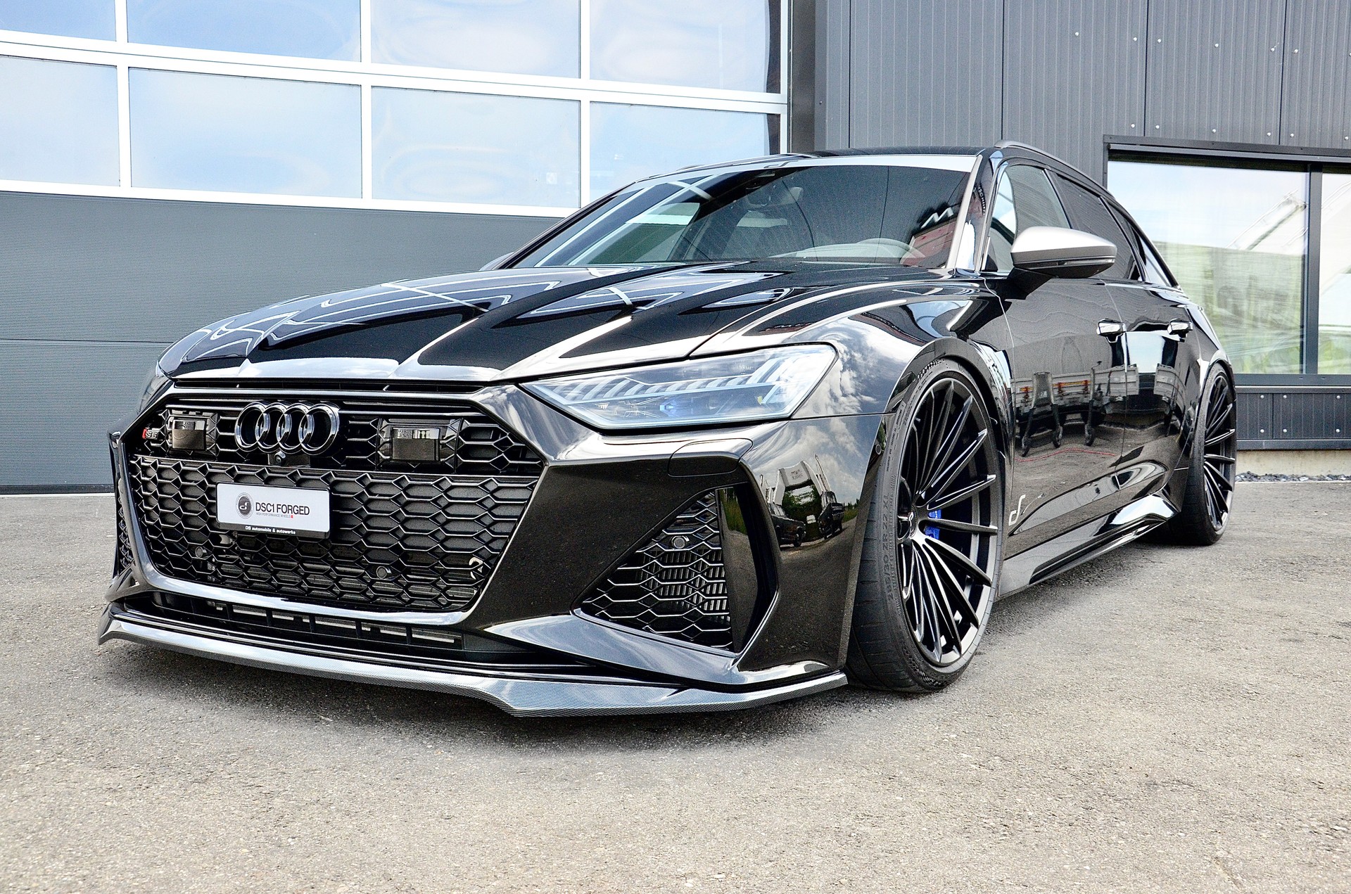 AUDI RS6 Avant 4.0 TFSI V8 Performance quattro-image-0