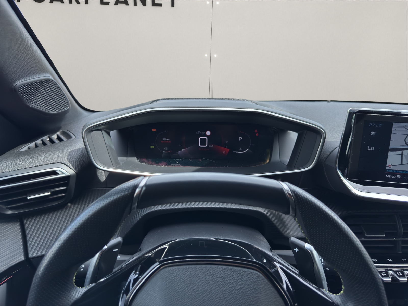 PEUGEOT 208 1.2 PureTech 130 GT Line-image-8