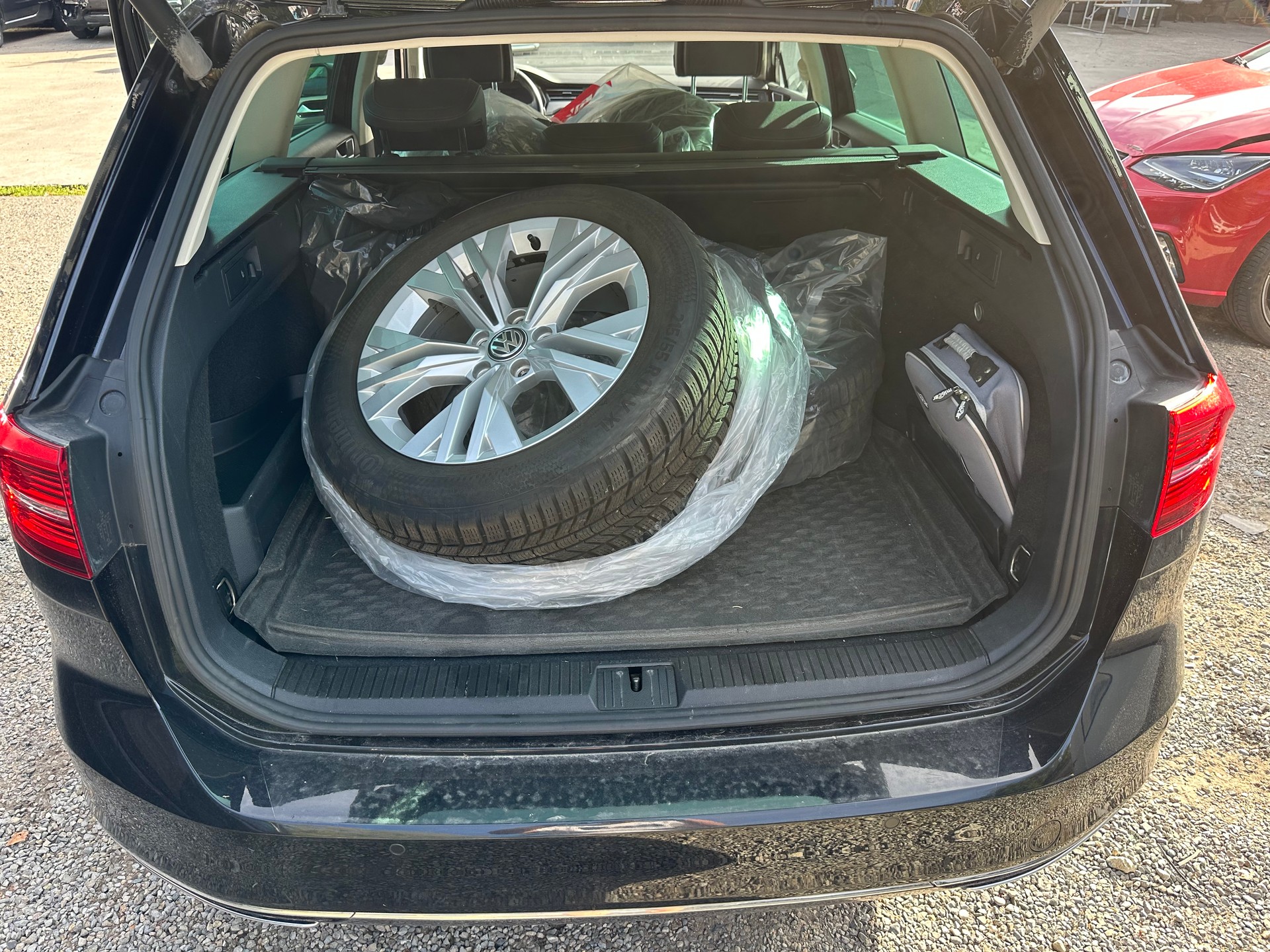 VW Passat Variant 2.0 TDI BMT High. DSG 4Motion-image-13