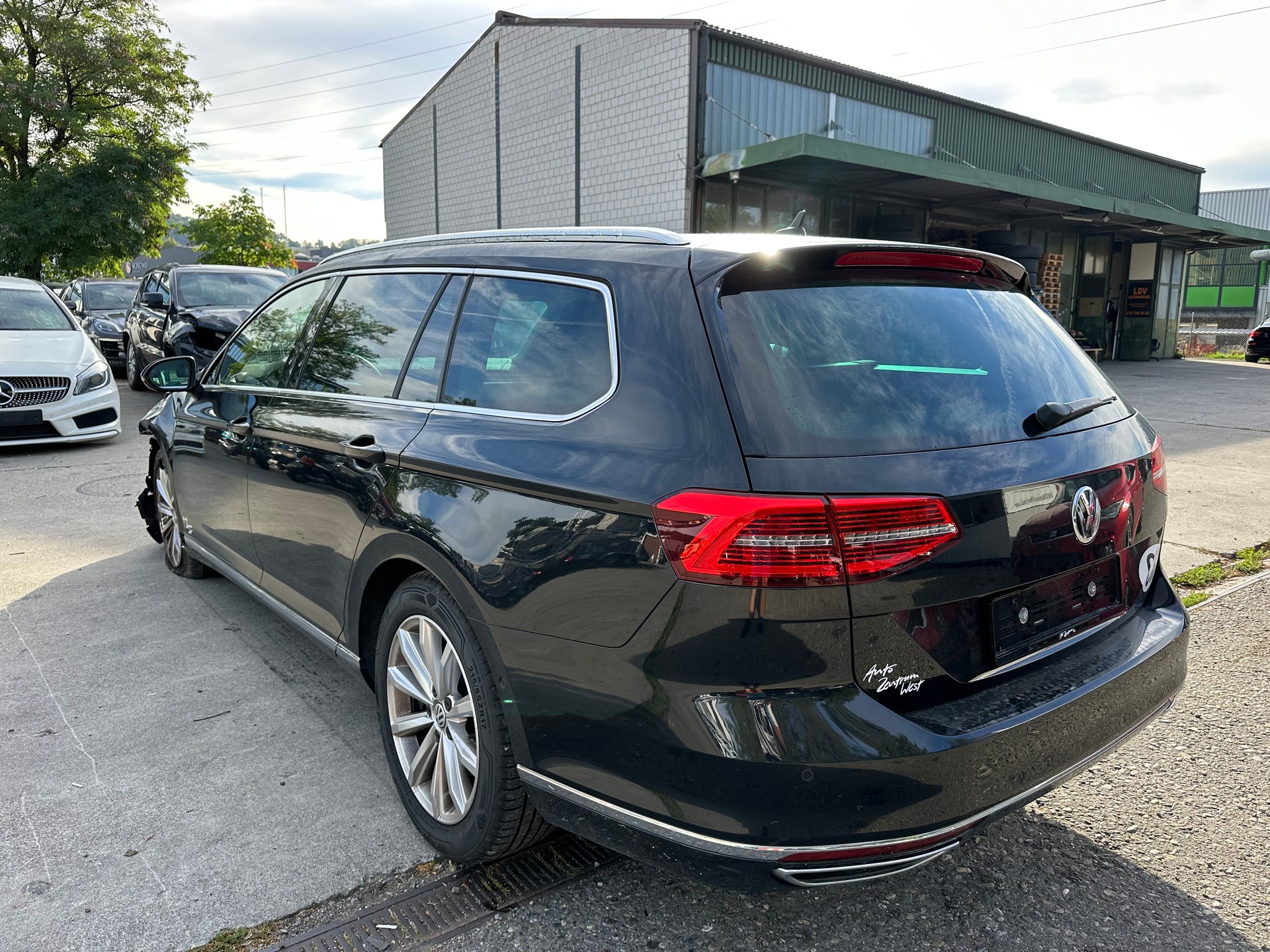 VW Passat Variant 2.0 TDI BMT High. DSG 4Motion-image-3