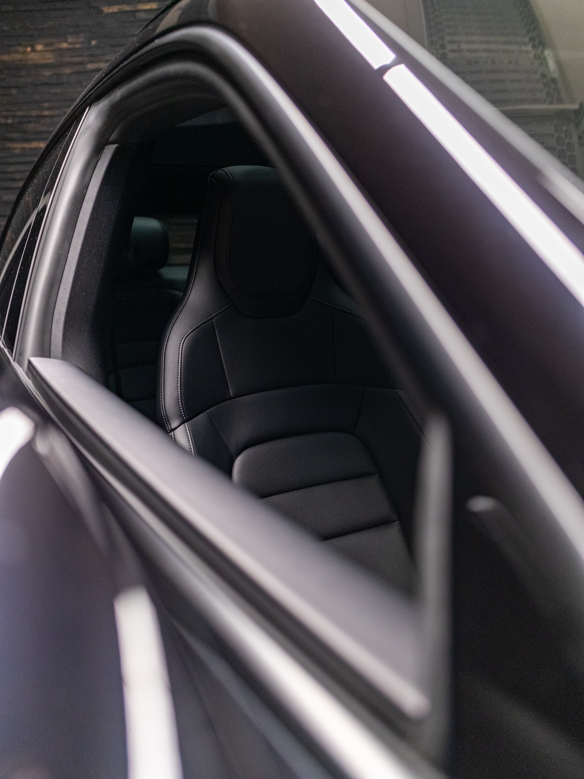 PORSCHE Taycan 4 Cross Turismo-image-16