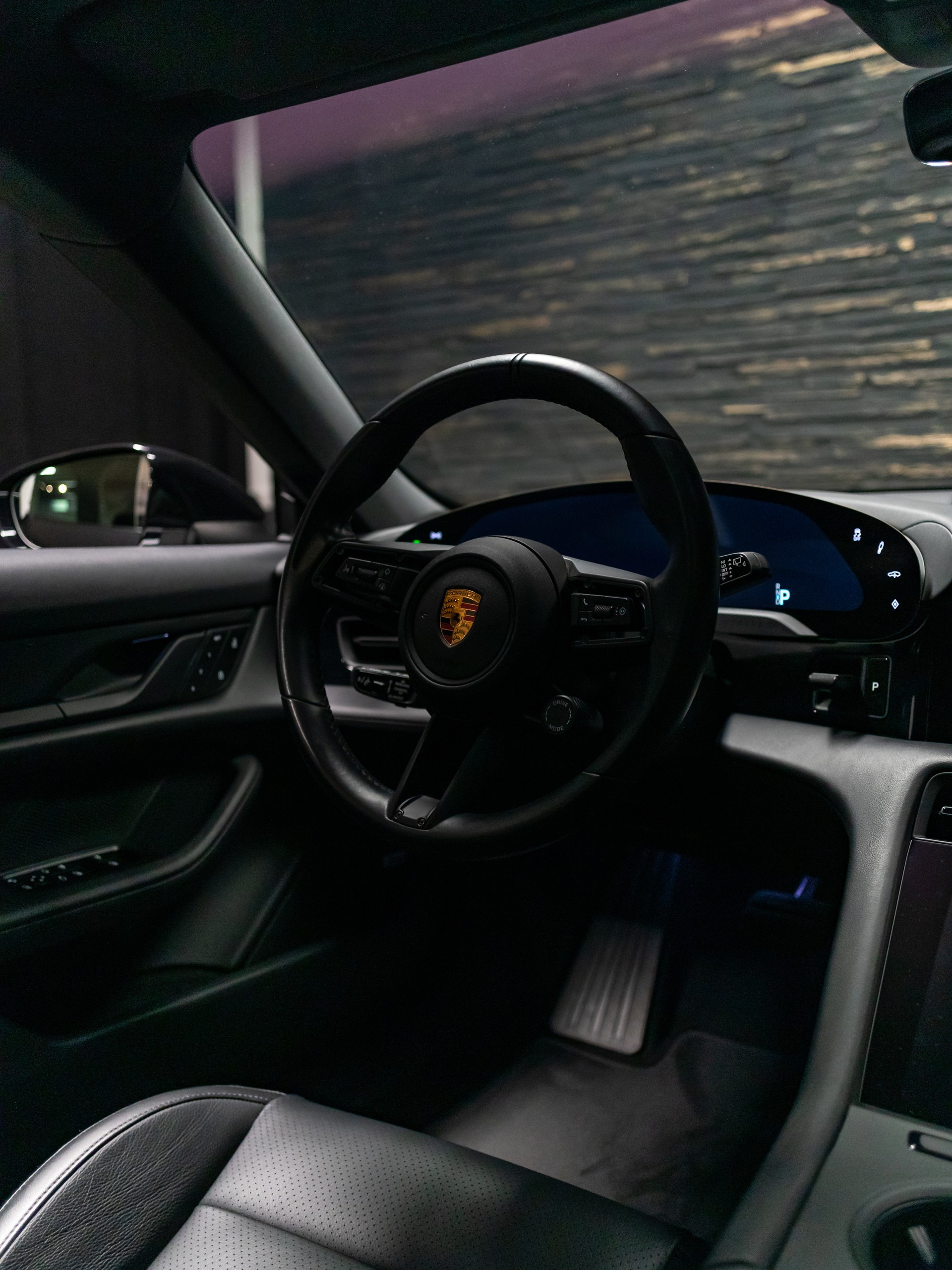 PORSCHE Taycan 4 Cross Turismo-image-24