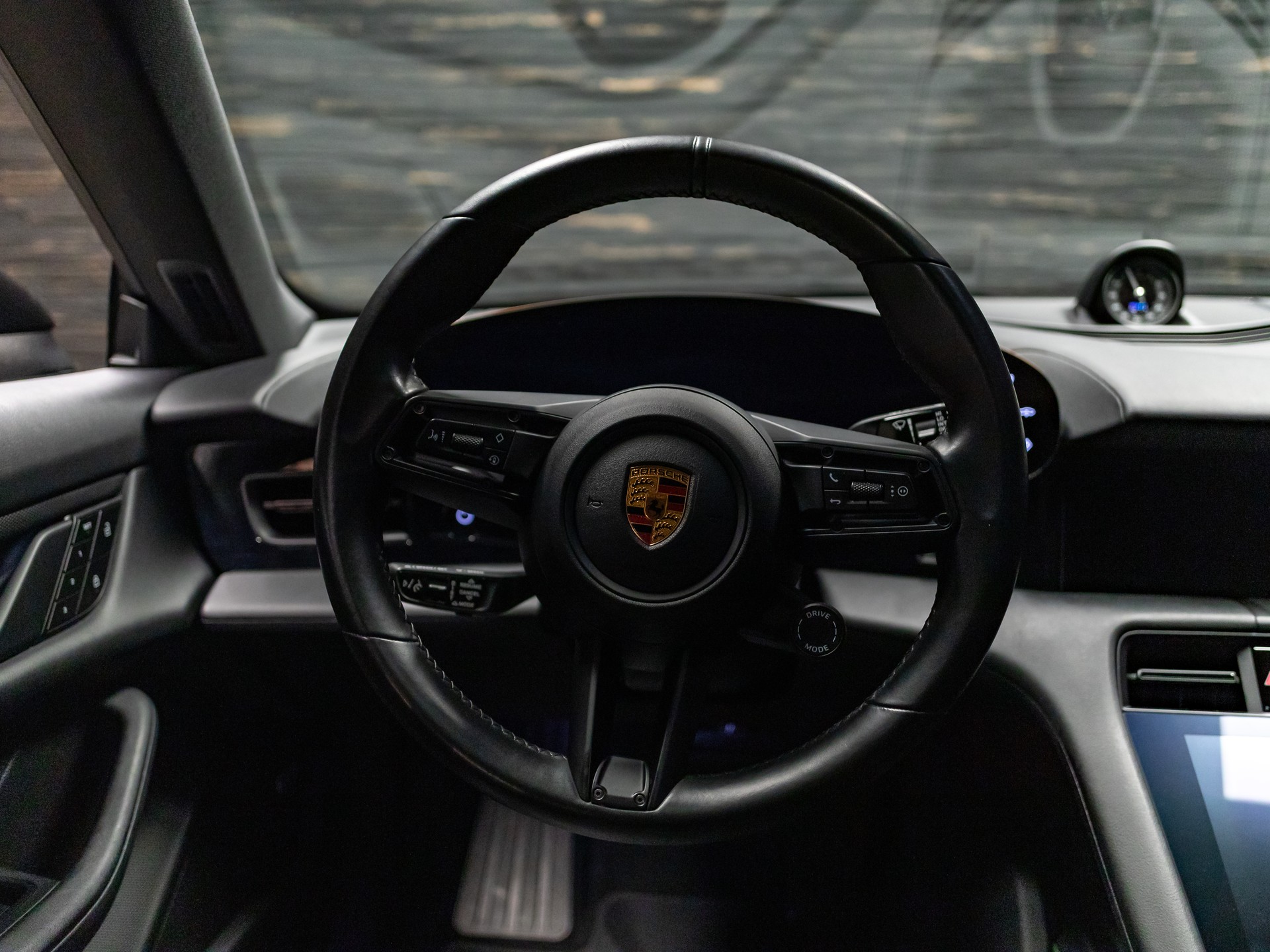 PORSCHE Taycan 4 Cross Turismo-image-6