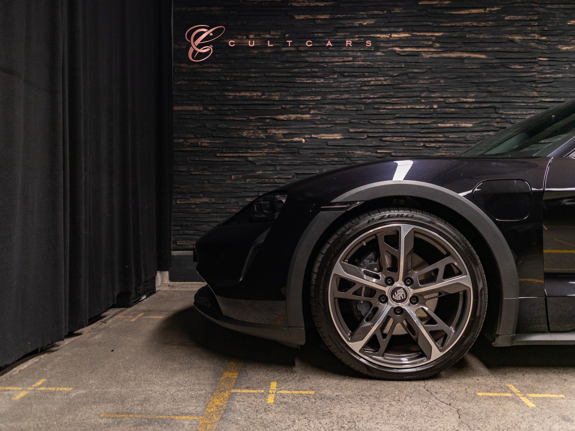 PORSCHE Taycan 4 Cross Turismo-image-4