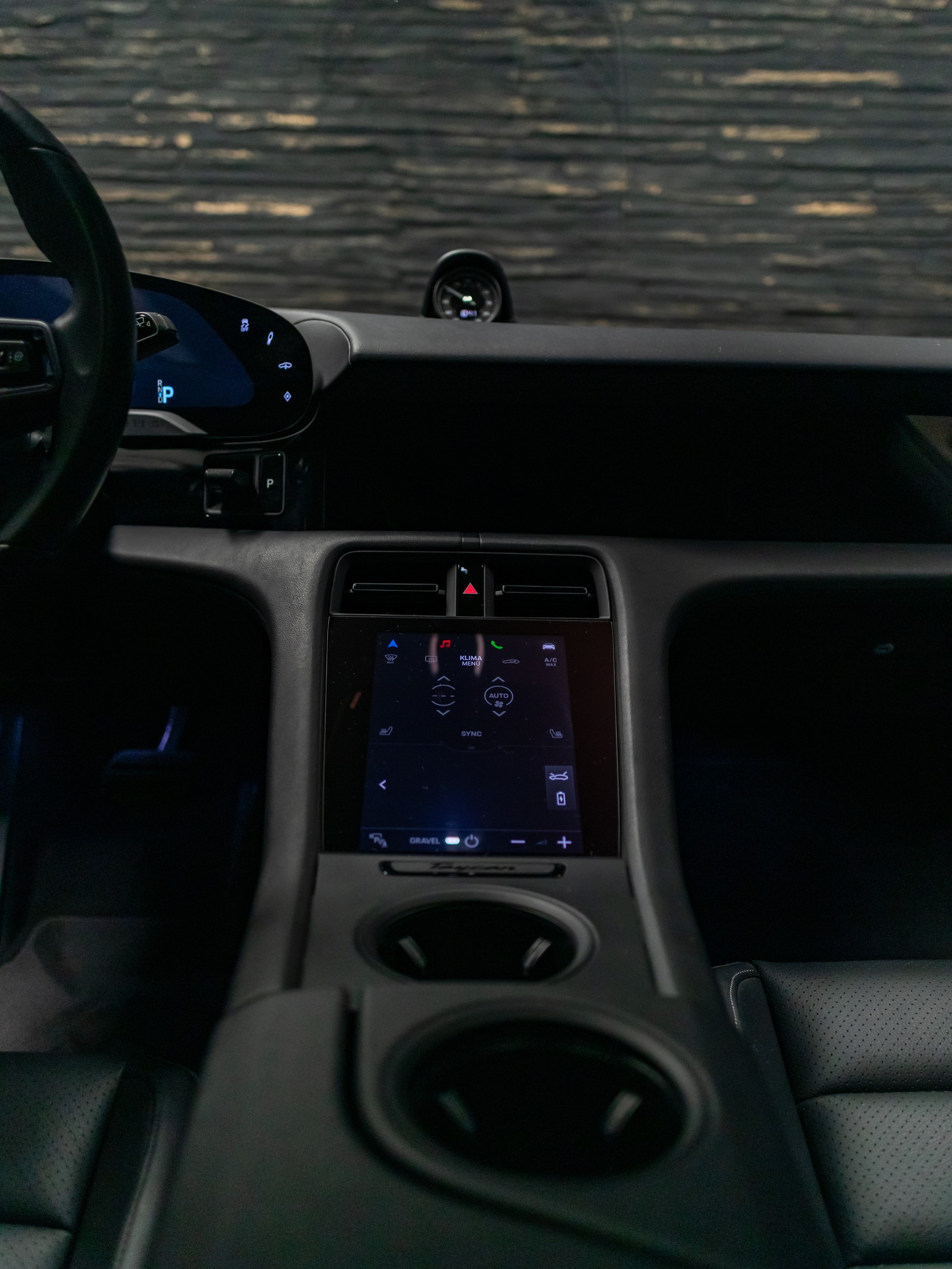 PORSCHE Taycan 4 Cross Turismo-image-27