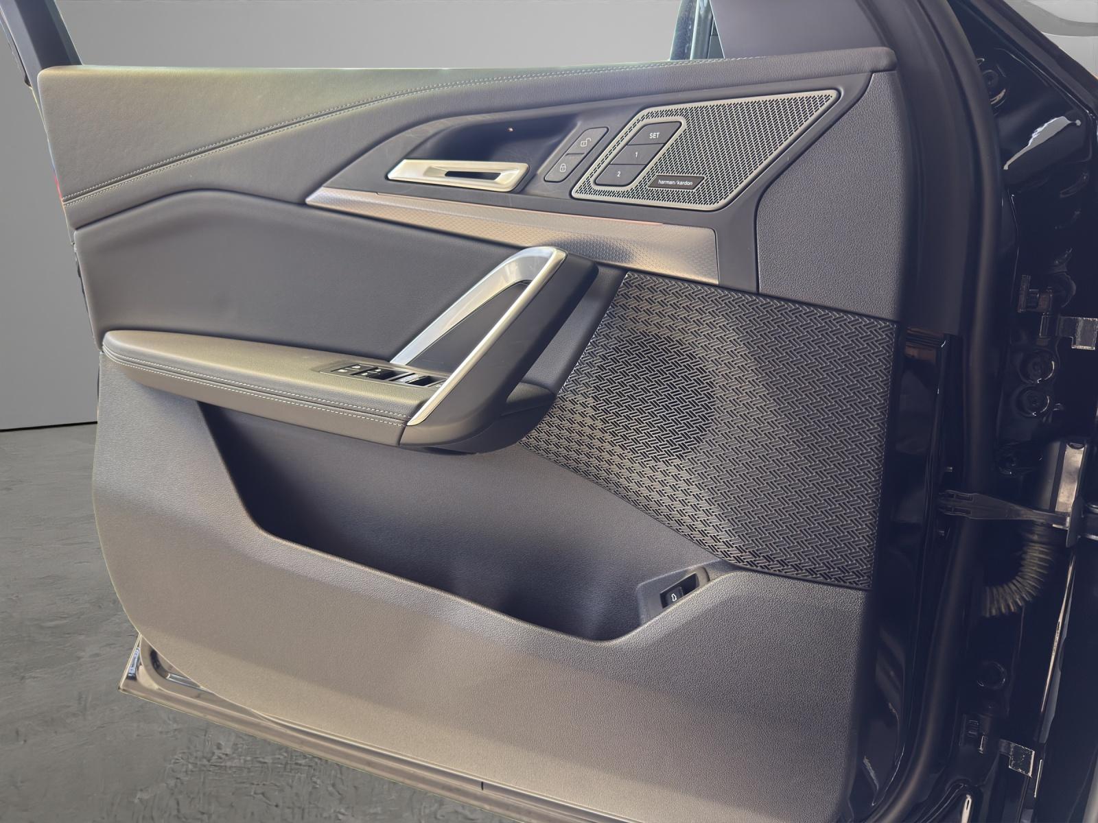 BMW X1 30e xDrive M-SportPaket-image-9