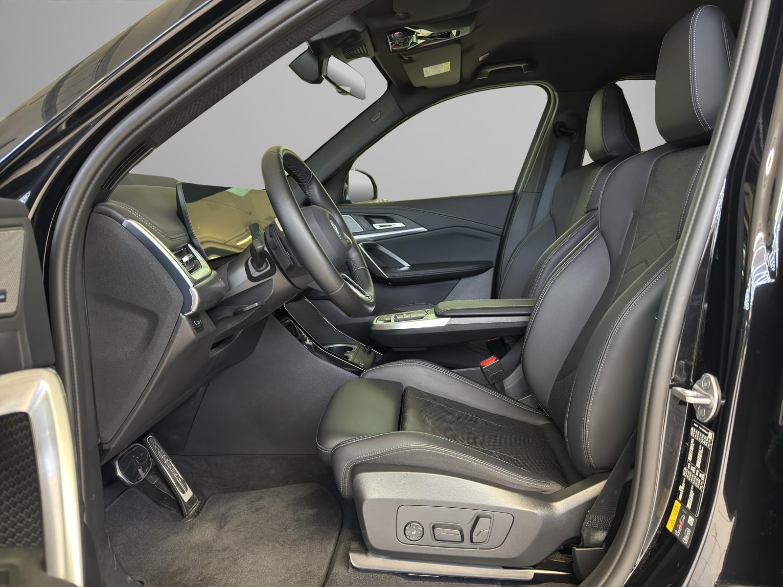 BMW X1 30e xDrive M-SportPaket-image-11