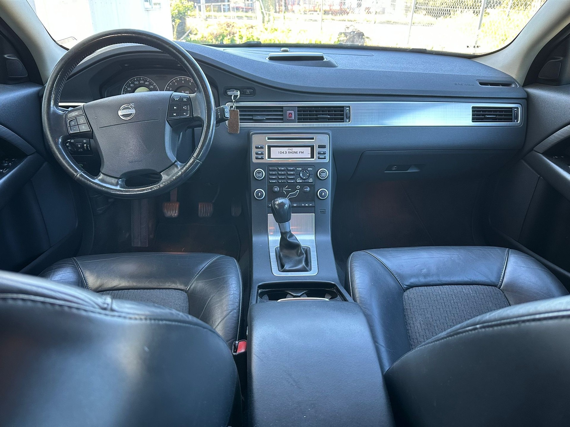 VOLVO V70 2.5T Momentum-image-6