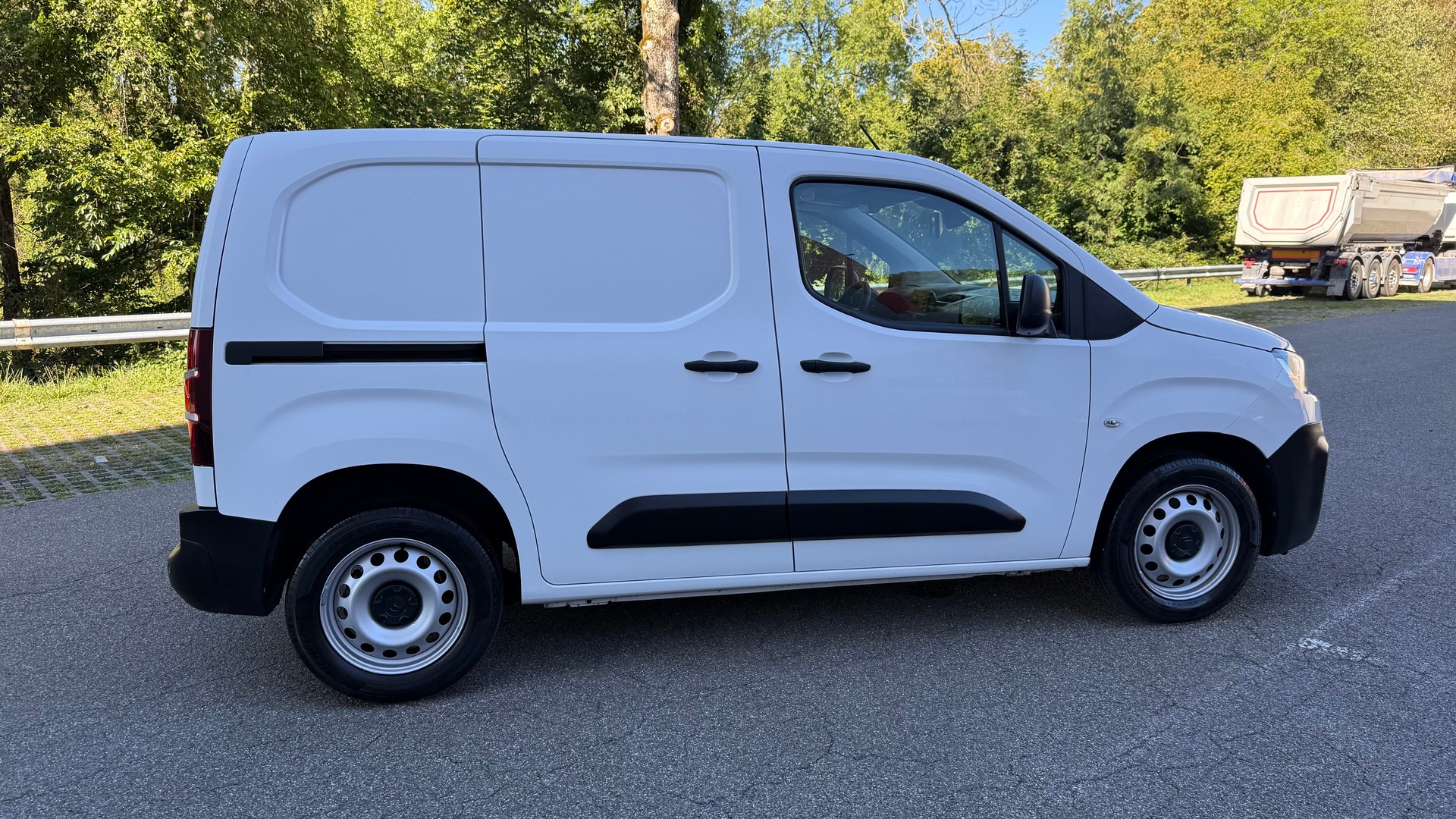 CITROEN Berlingo Van 1.6 Blue HDi 100 s/s Driver 1000kg-image-5