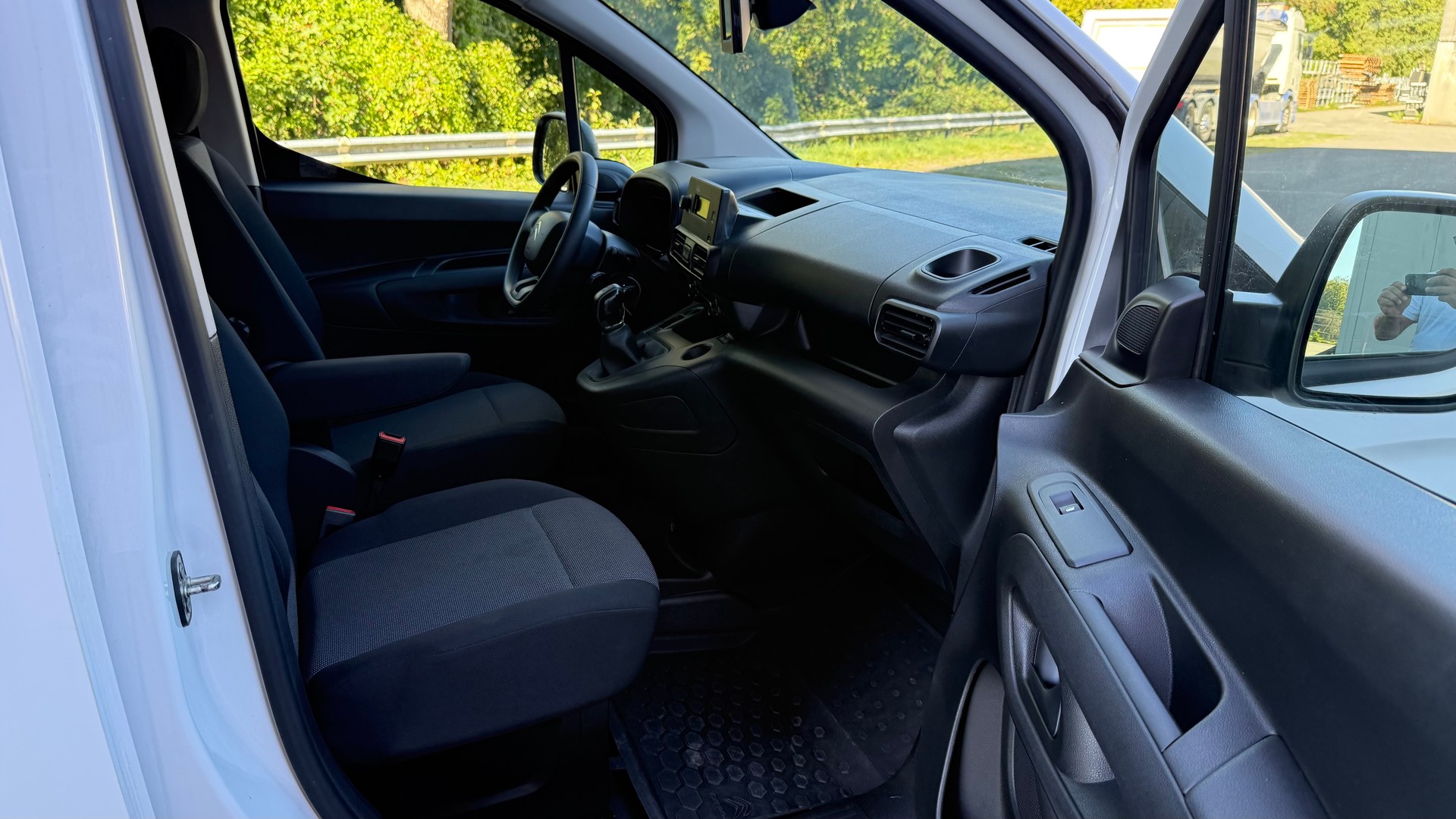 CITROEN Berlingo Van 1.6 Blue HDi 100 s/s Driver 1000kg-image-11