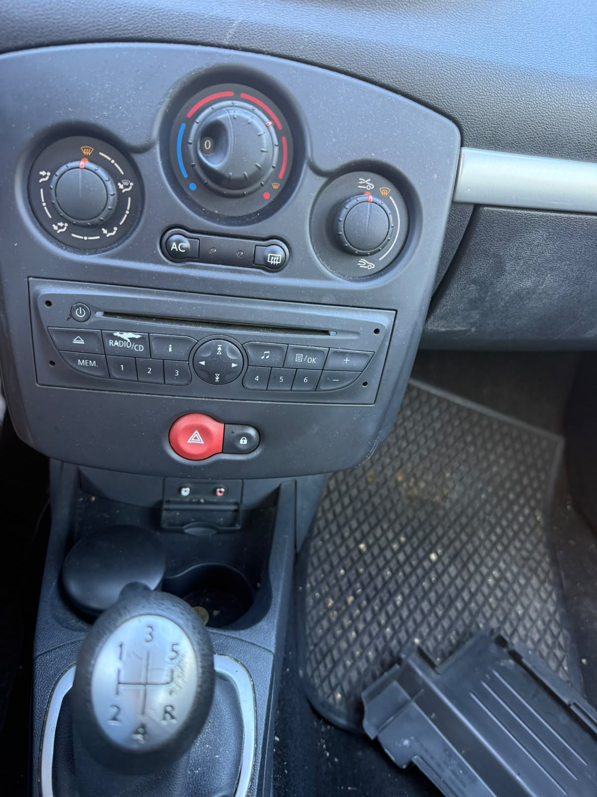 RENAULT Clio Grandtour 1.2 16V Turbo Dynamique-image-6