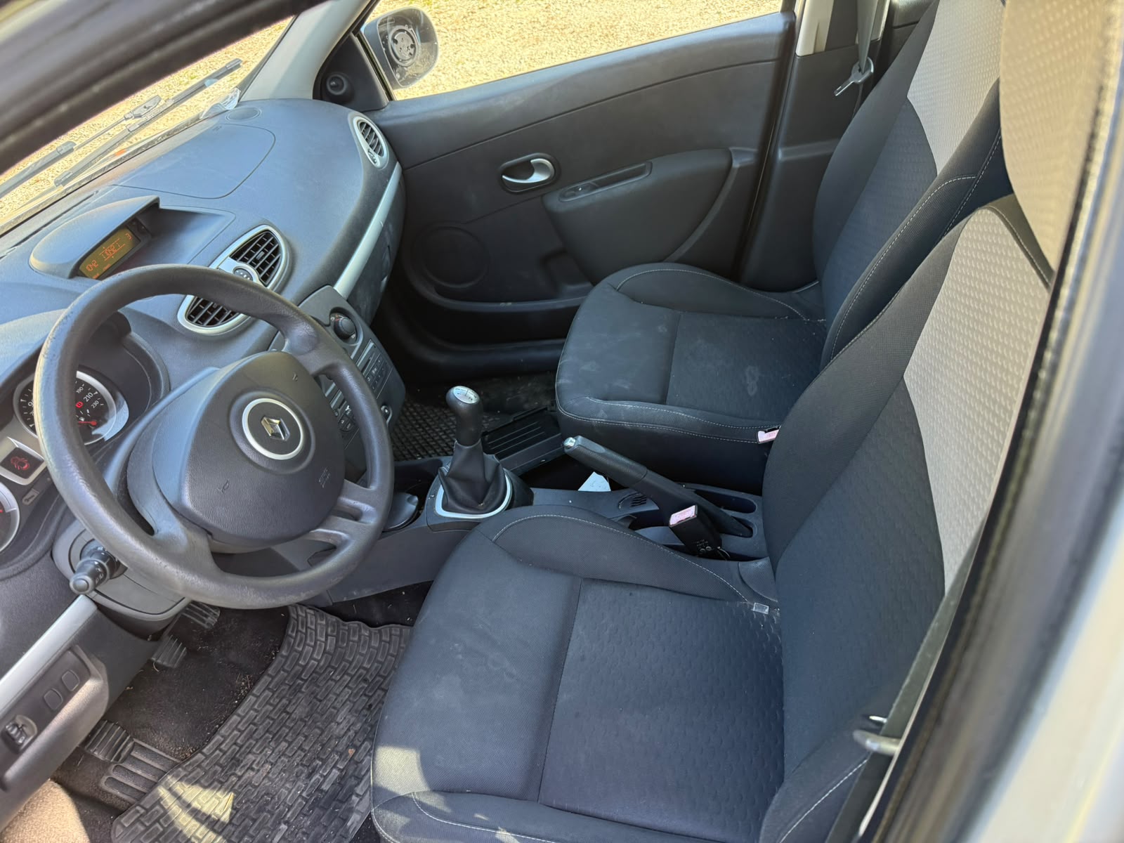 RENAULT Clio Grandtour 1.2 16V Turbo Dynamique-image-4