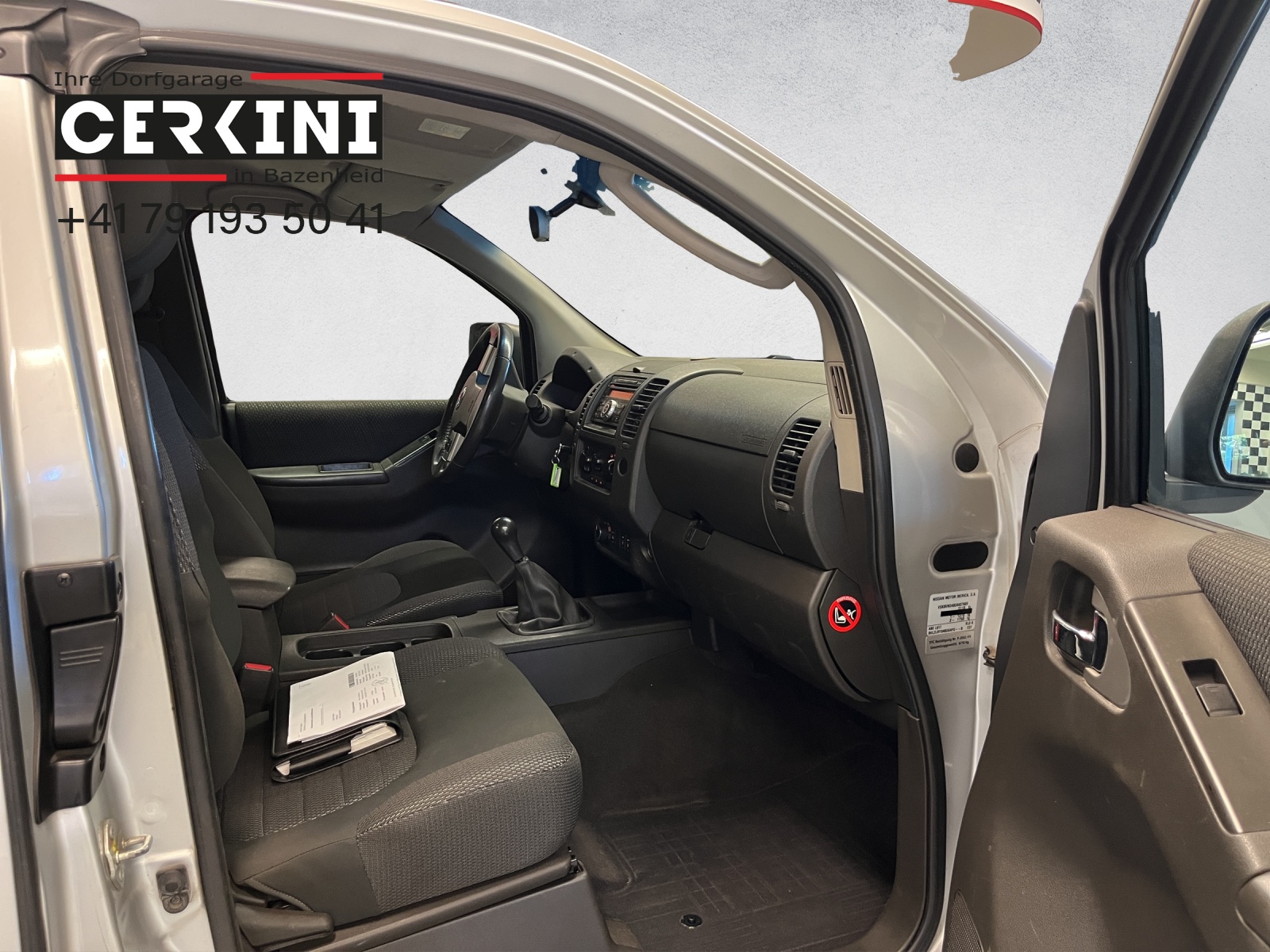 NISSAN Navara King Cab SE 2.5 dCi 4WD-image-5