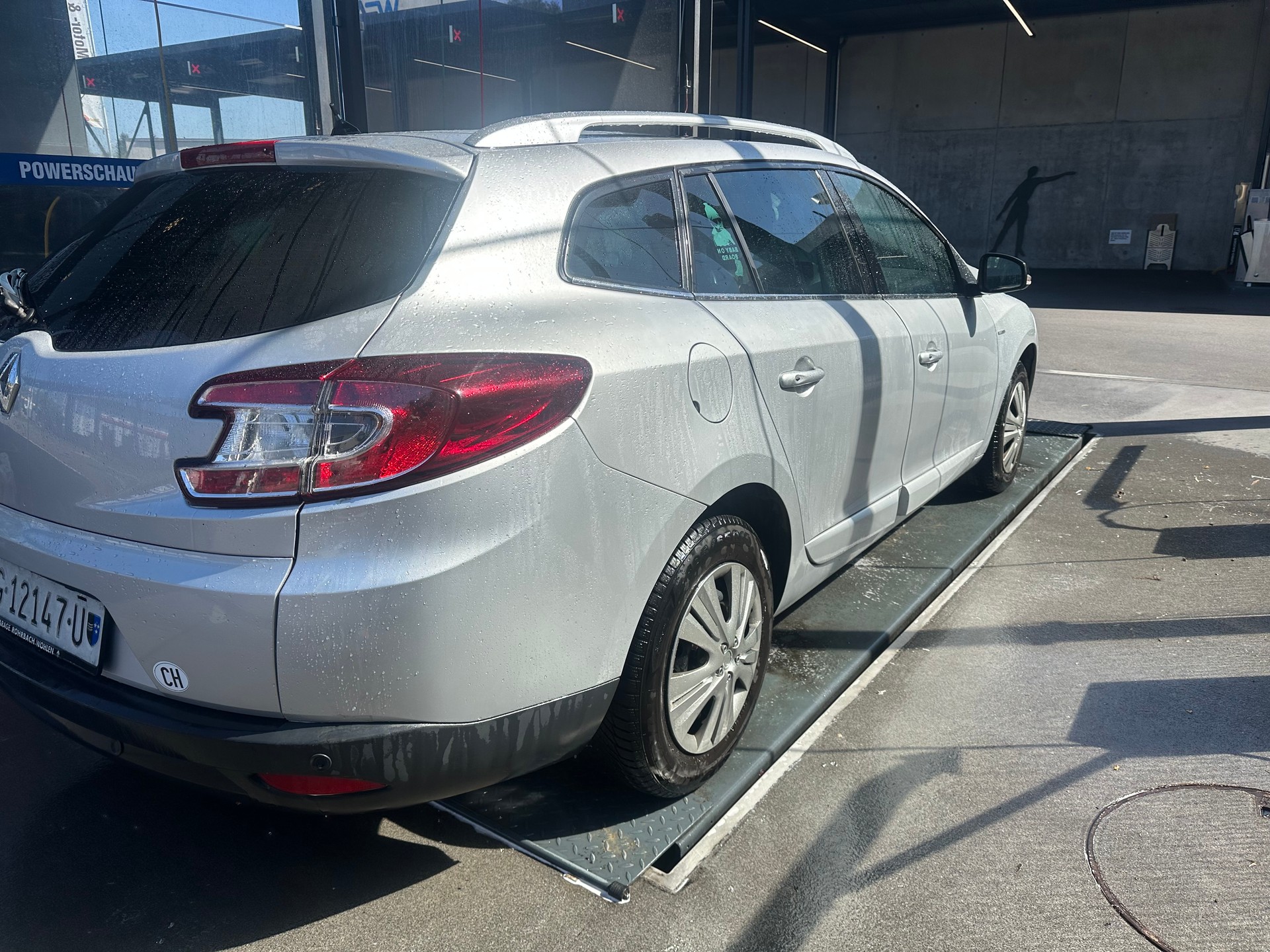 RENAULT Mégane Grandtour 1.2 16V Turbo Bose EDC-image-4