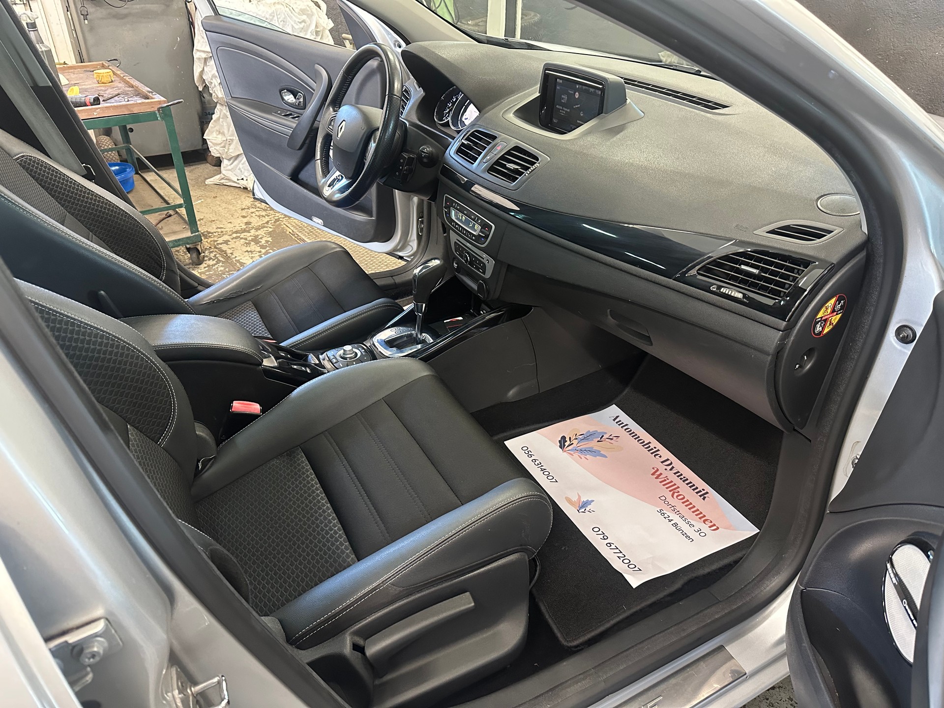 RENAULT Mégane Grandtour 1.2 16V Turbo Bose EDC-image-7