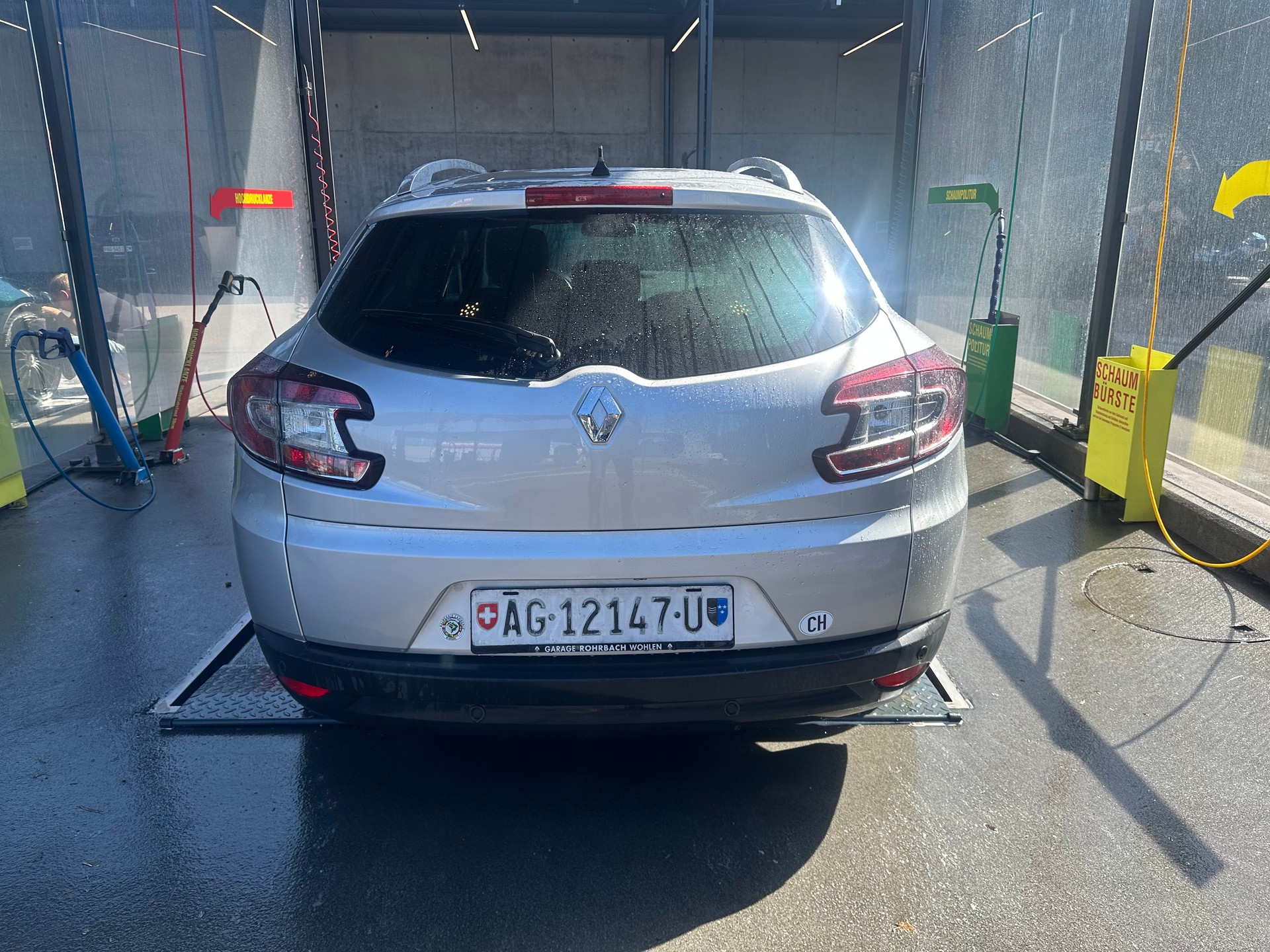RENAULT Mégane Grandtour 1.2 16V Turbo Bose EDC-image-3