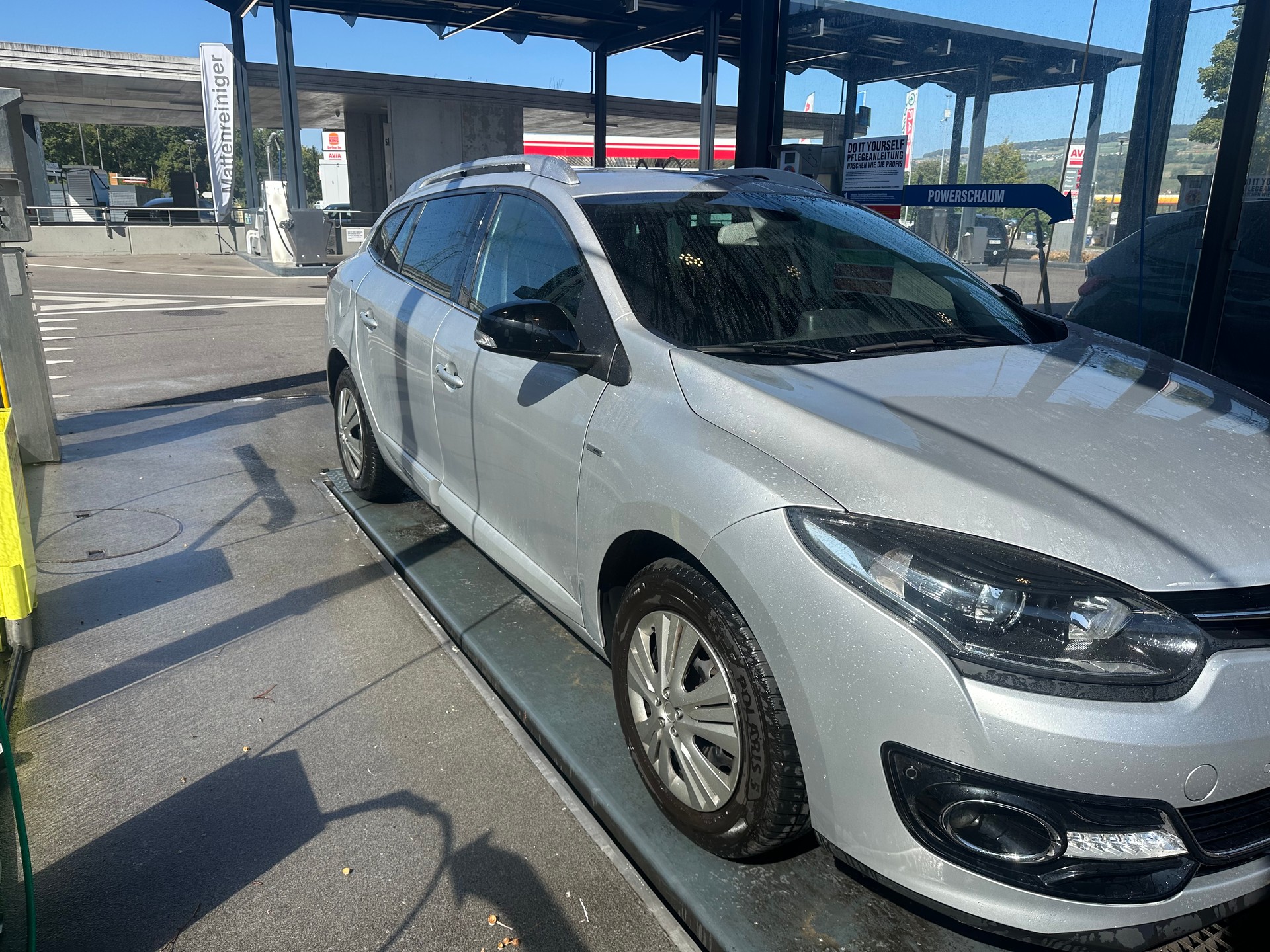 RENAULT Mégane Grandtour 1.2 16V Turbo Bose EDC-image-5