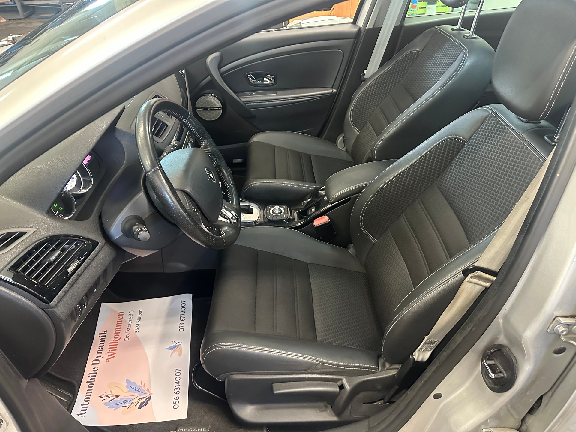 RENAULT Mégane Grandtour 1.2 16V Turbo Bose EDC-image-6