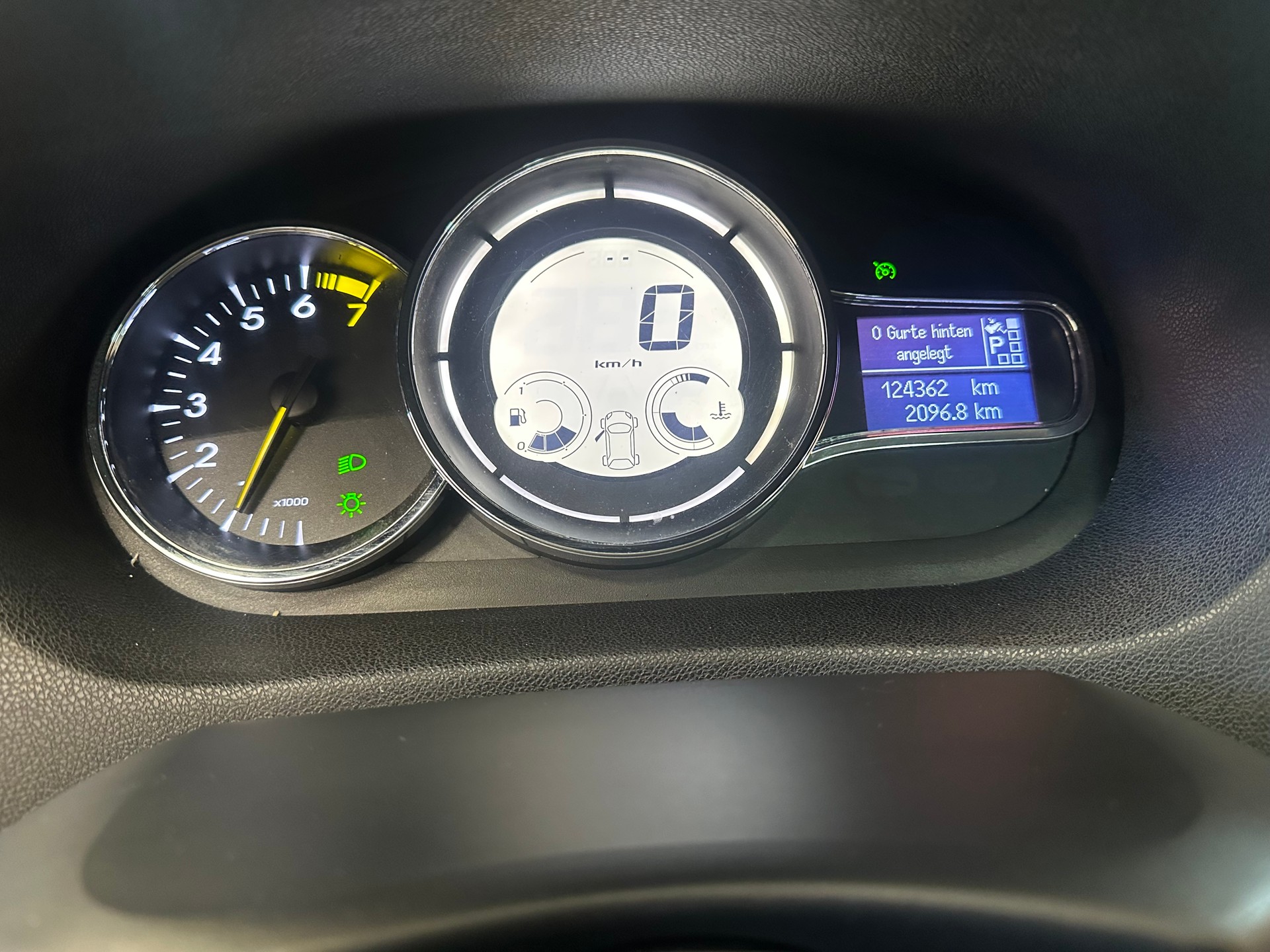 RENAULT Mégane Grandtour 1.2 16V Turbo Bose EDC-image-10
