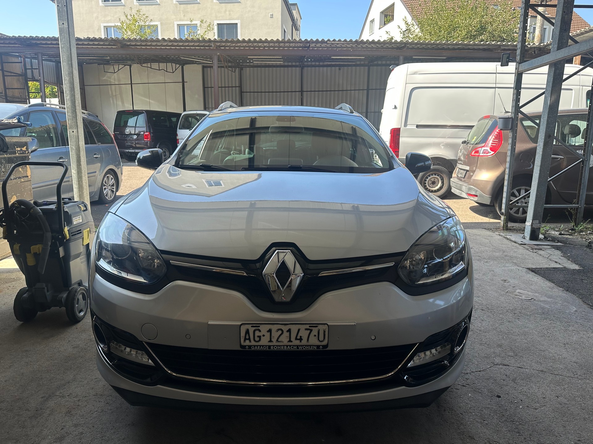 RENAULT Mégane Grandtour 1.2 16V Turbo Bose EDC-image-15