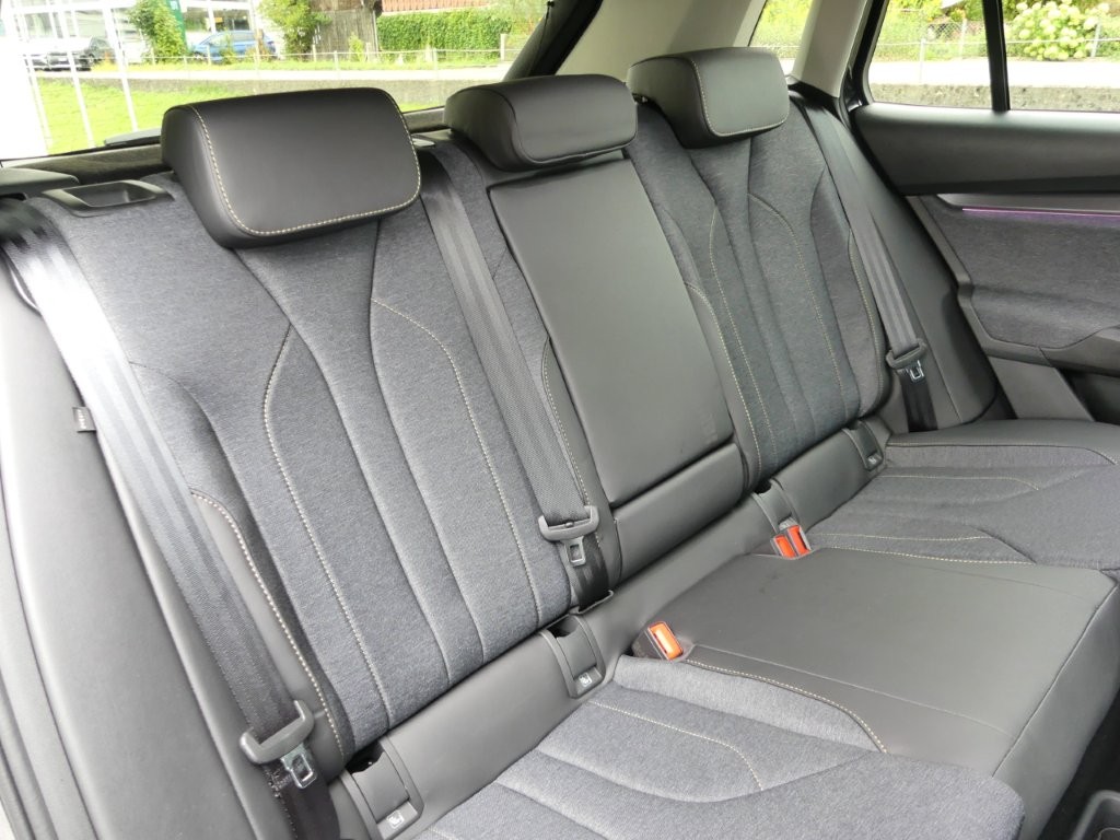 SKODA Elroq 85-image-12