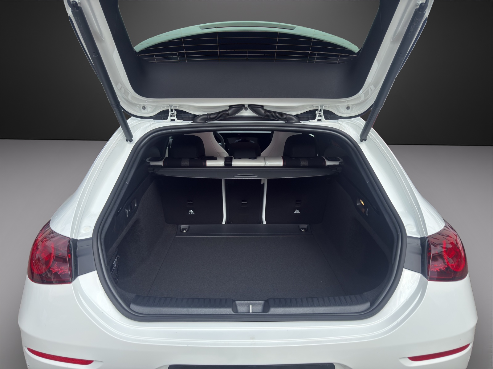 MERCEDES-BENZ CLA 220-image-14