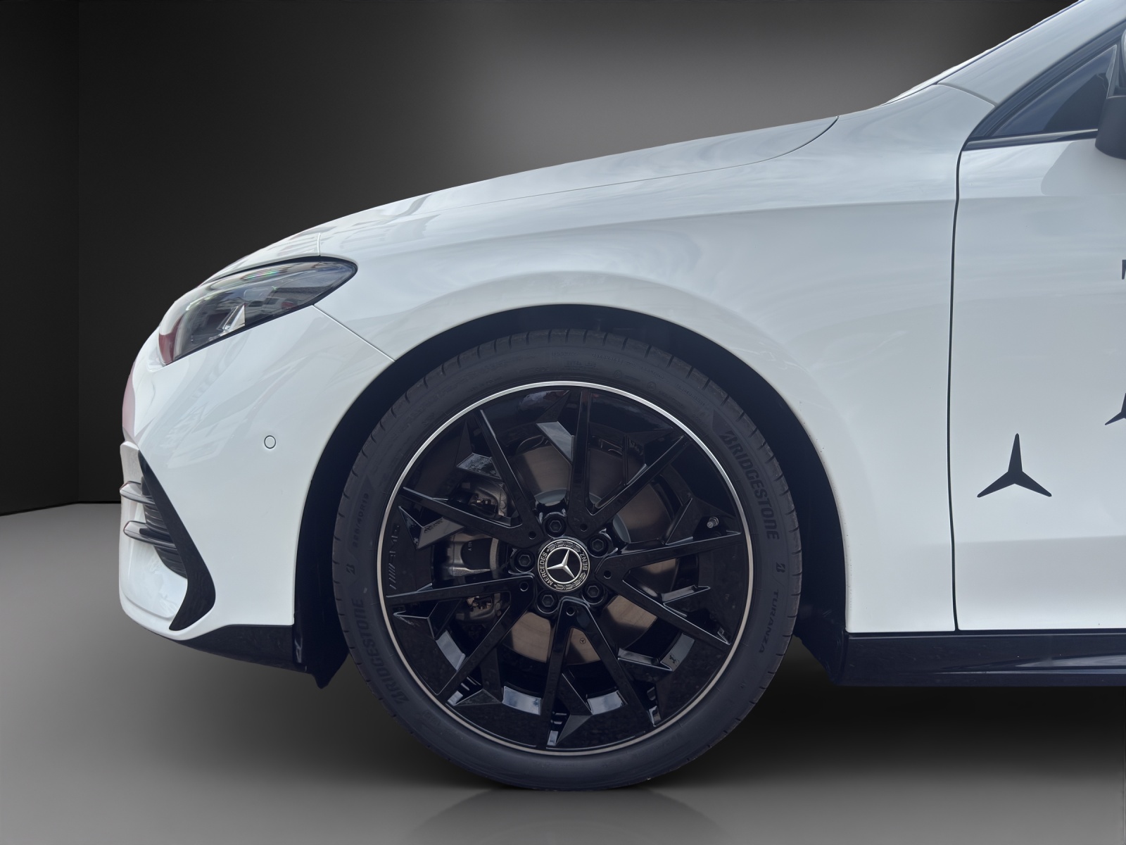 MERCEDES-BENZ CLA 220-image-8