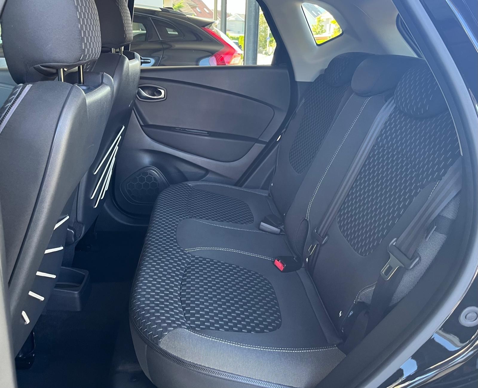 RENAULT Captur 1.3 T 16V Intens EDC-image-14