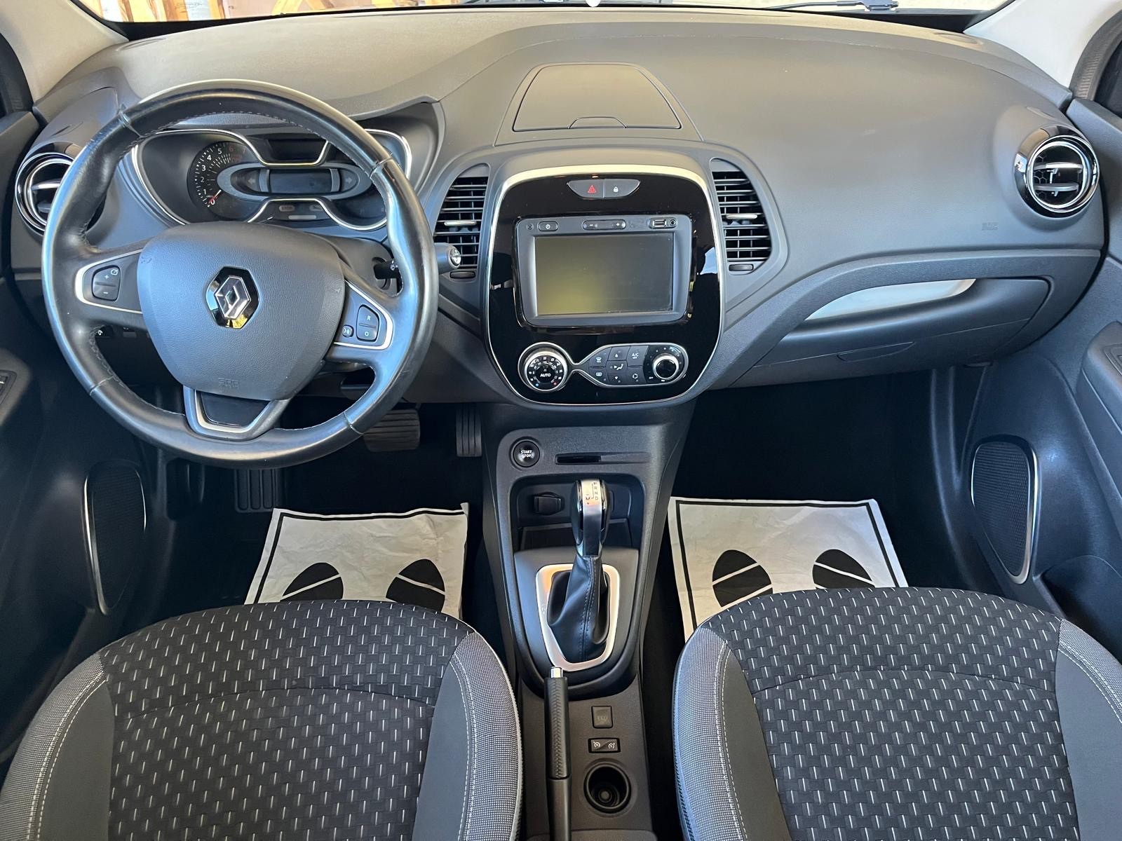 RENAULT Captur 1.3 T 16V Intens EDC-image-10
