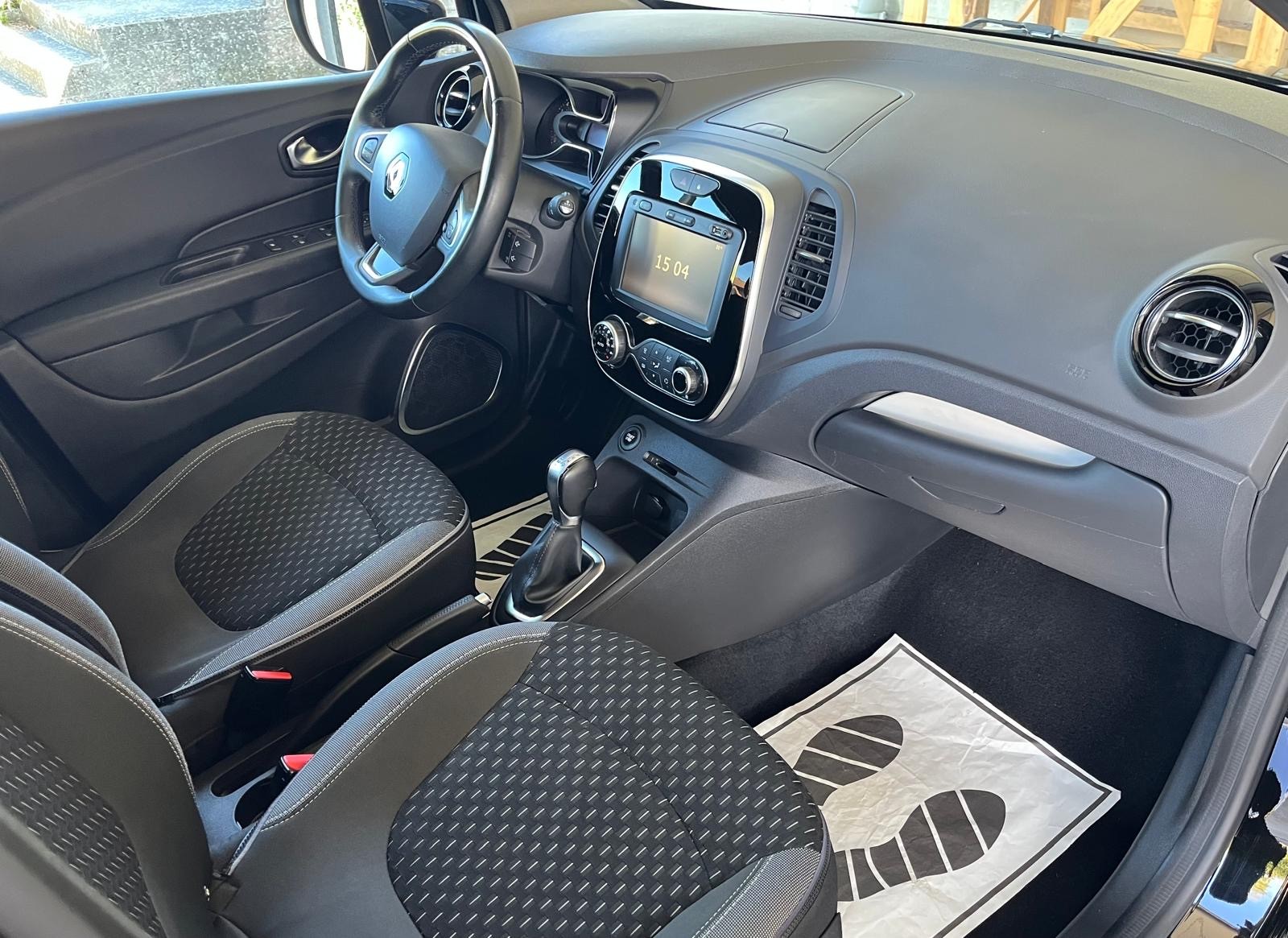 RENAULT Captur 1.3 T 16V Intens EDC-image-9