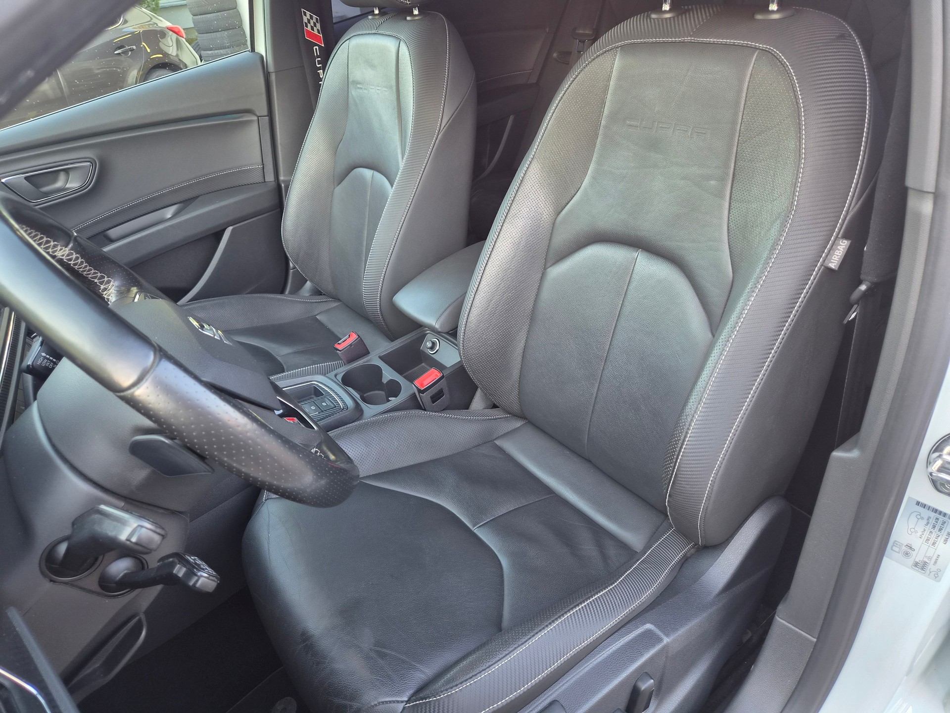 SEAT Leon ST 2.0 TSI Cupra 300 4 Drive DSG-image-6