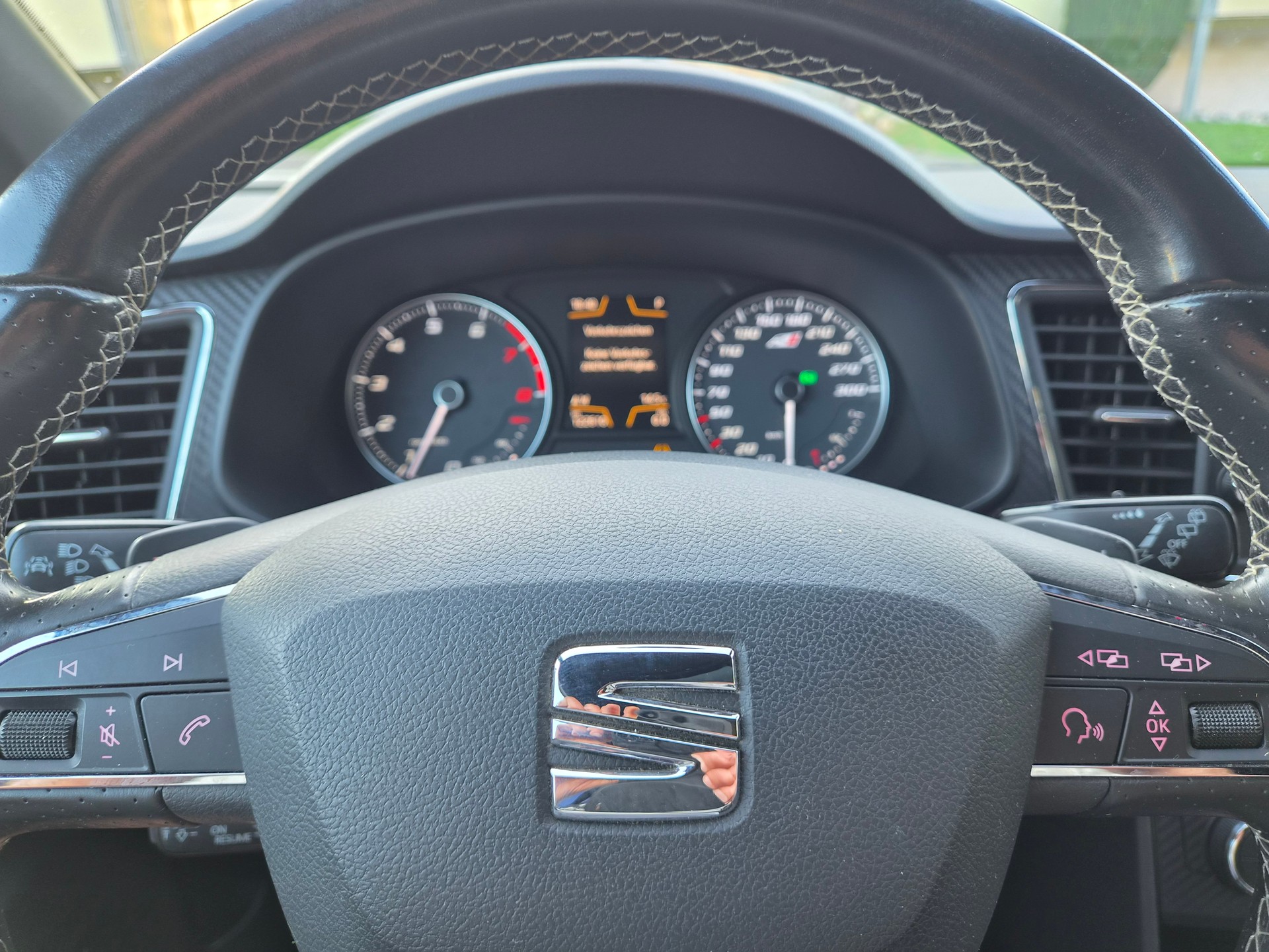 SEAT Leon ST 2.0 TSI Cupra 300 4 Drive DSG-image-13