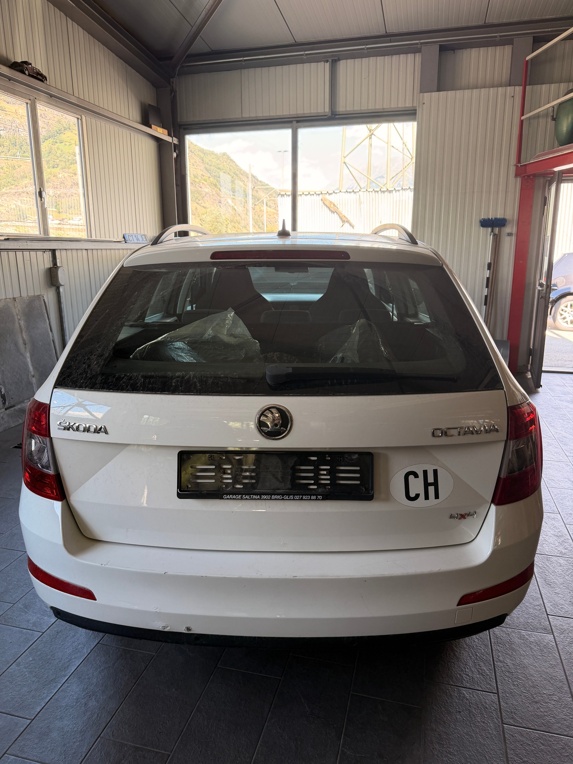 SKODA OCTAVIA-image-1
