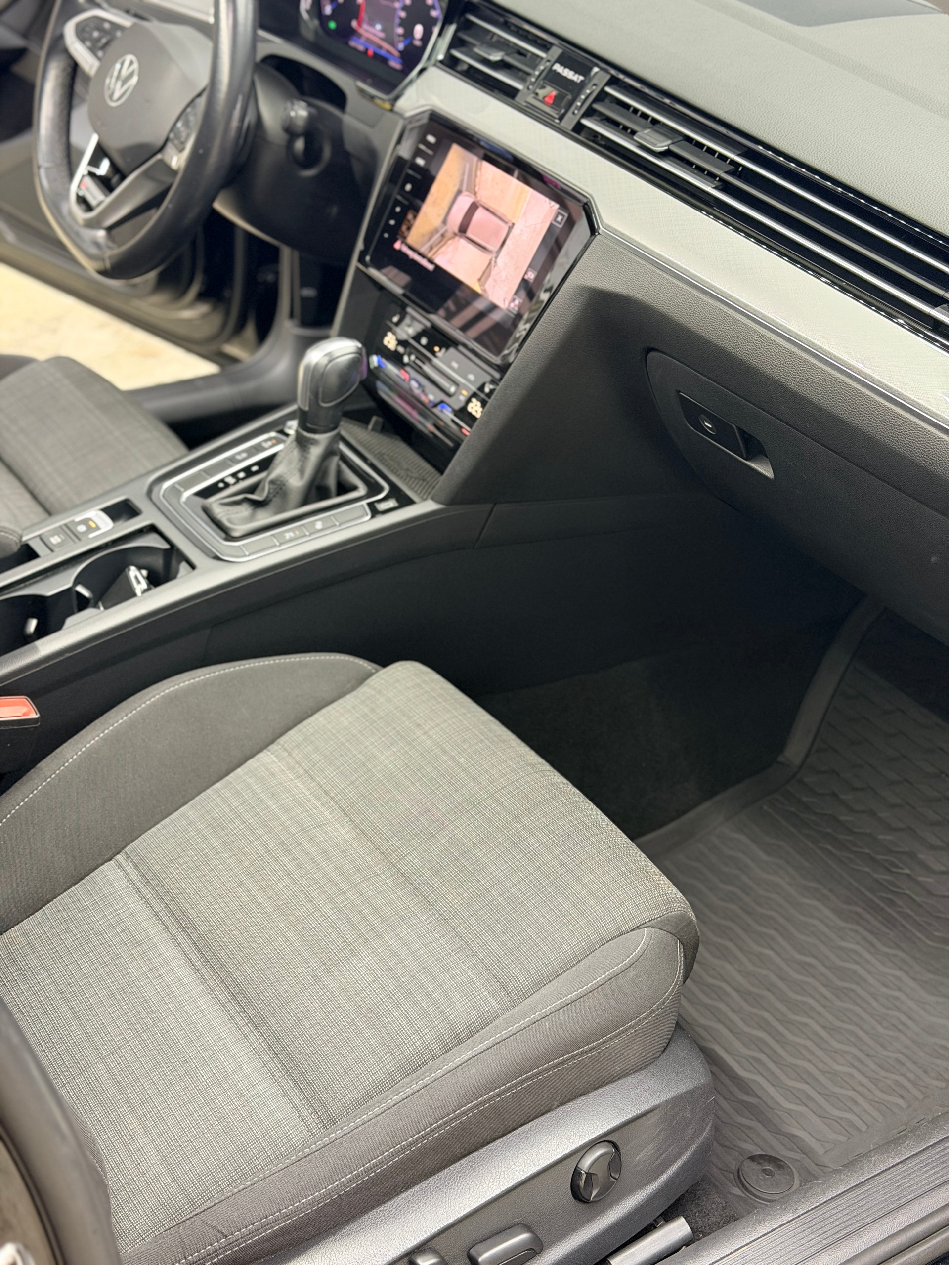 VW Passat 2.0 TDI BMT Business 4Motion DSG-image-7