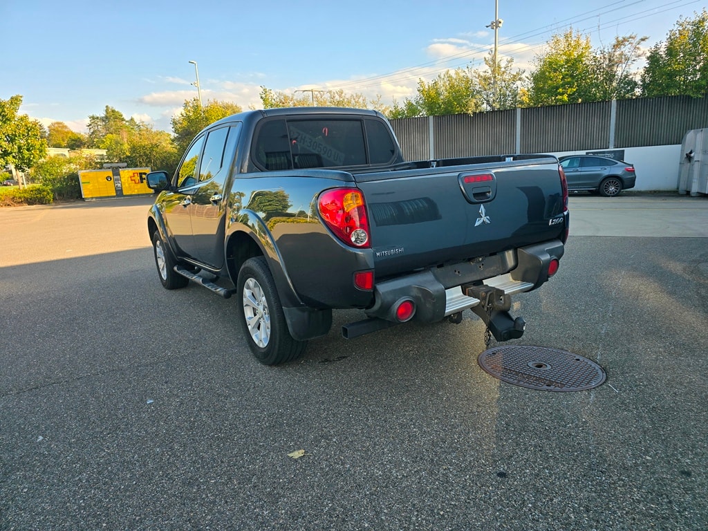MITSUBISHI L200 D-Cab Pick-up 2.5 DID HP 178 4x4 Intense-image-5