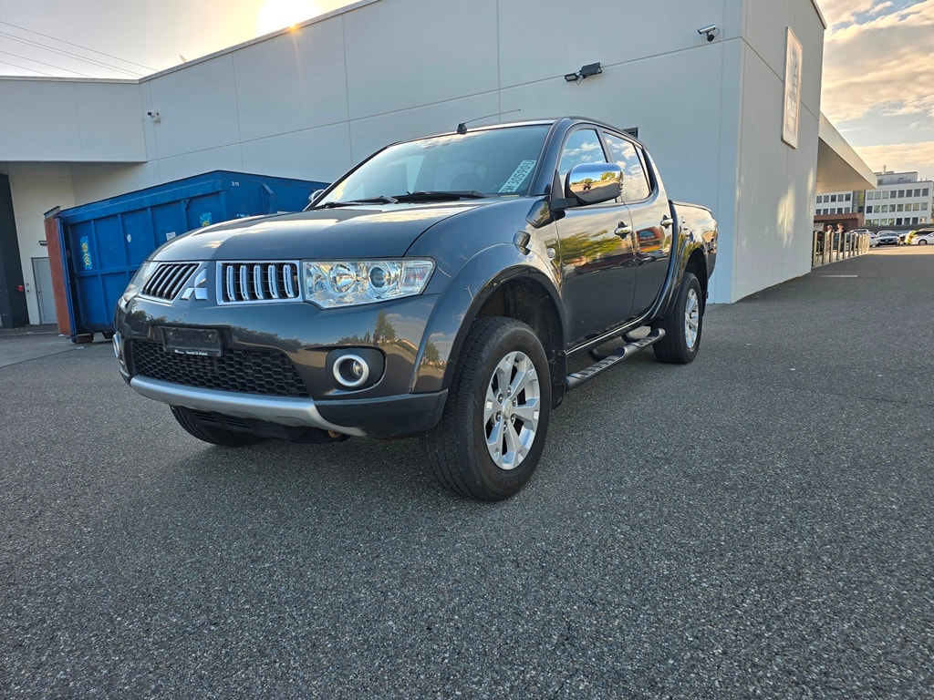 MITSUBISHI L200 D-Cab Pick-up 2.5 DID HP 178 4x4 Intense-image-0
