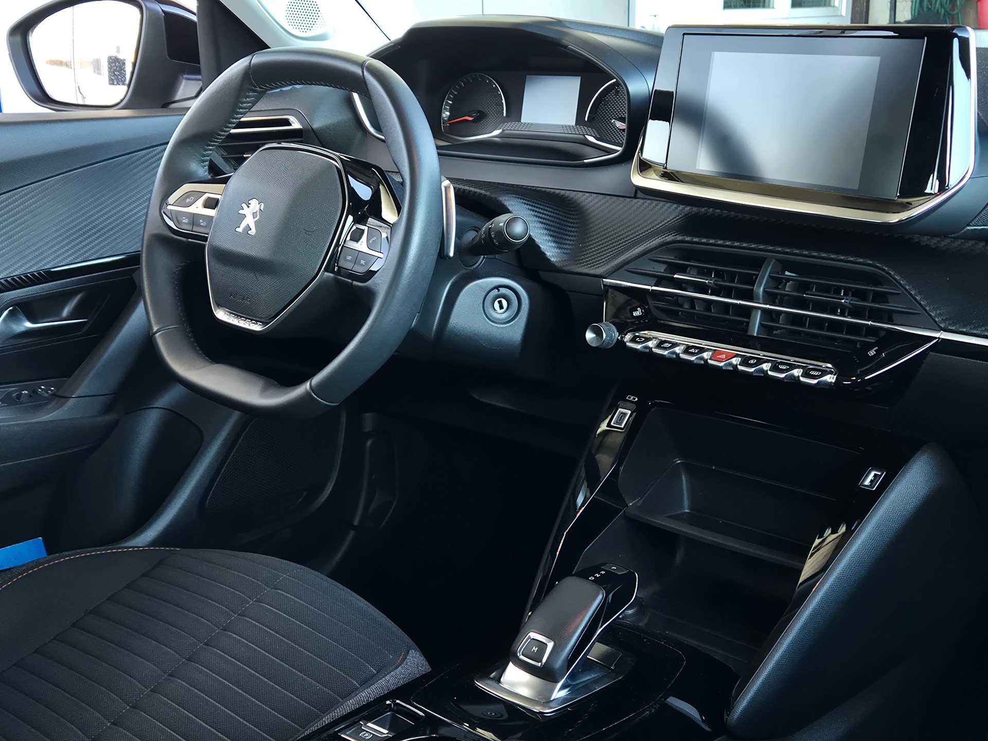 PEUGEOT 2008 1.2 PureTech Active Pack EAT8-image-11