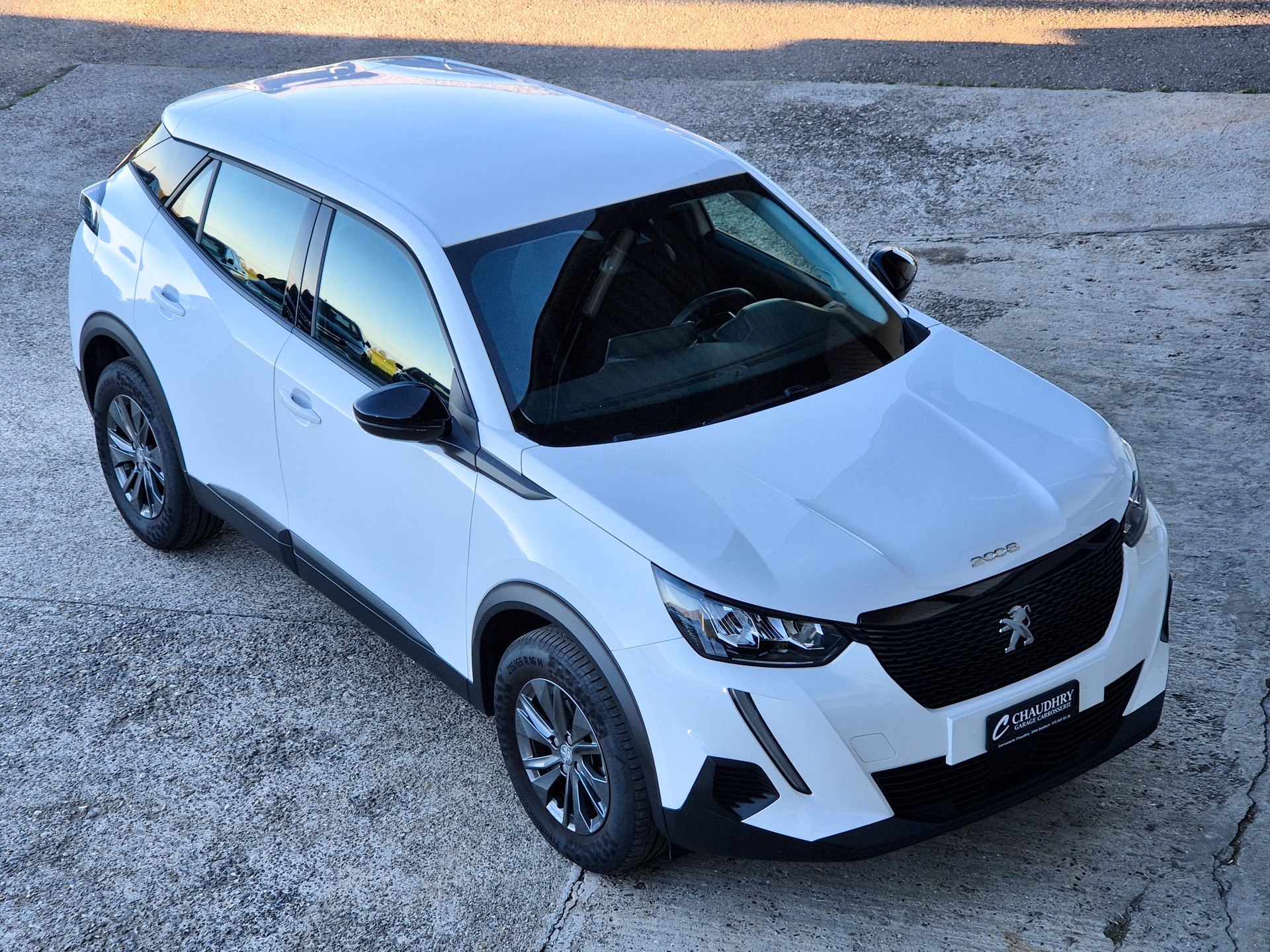 PEUGEOT 2008 1.2 PureTech Active Pack EAT8-image-2