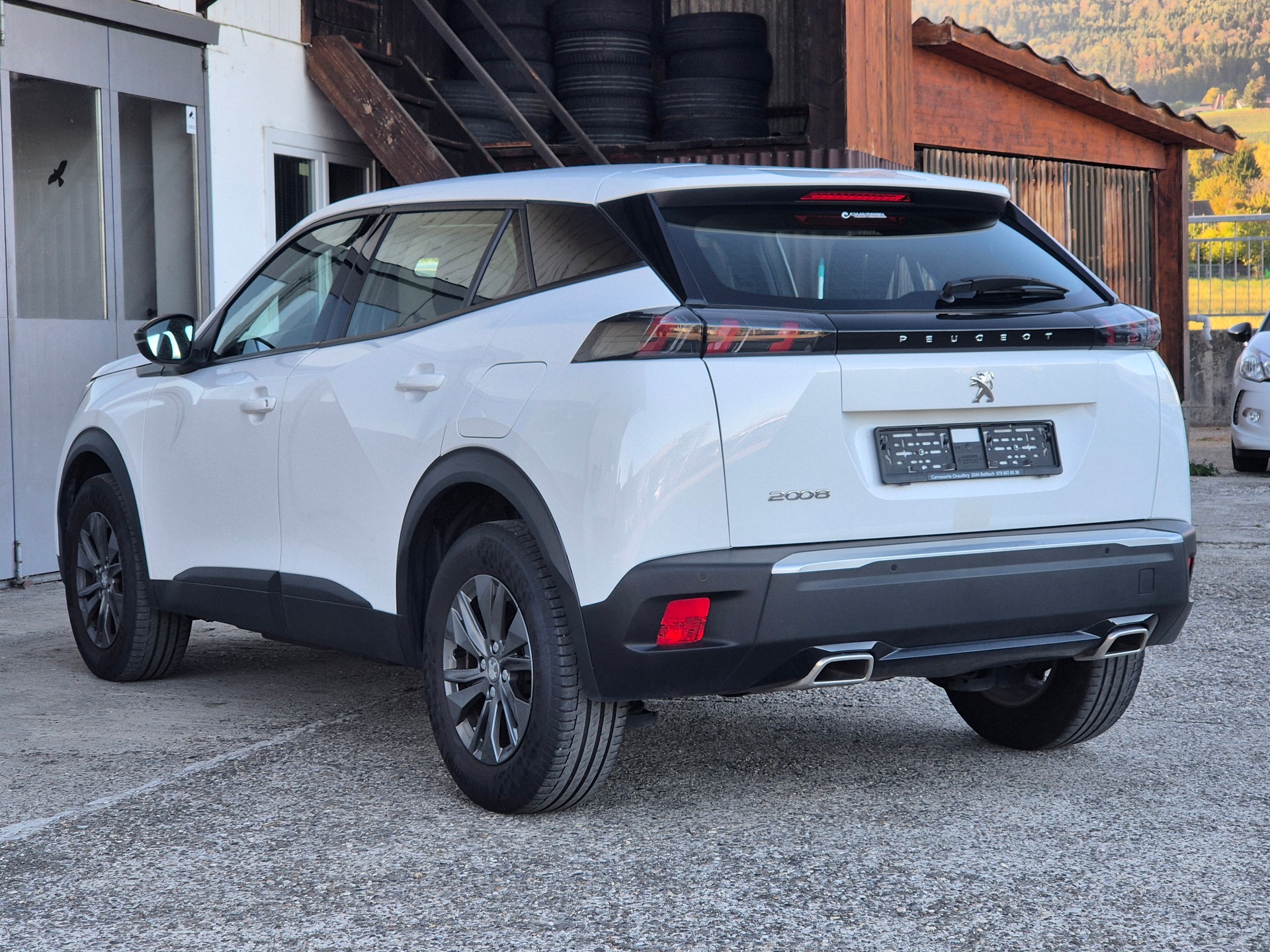 PEUGEOT 2008 1.2 PureTech Active Pack EAT8-image-8